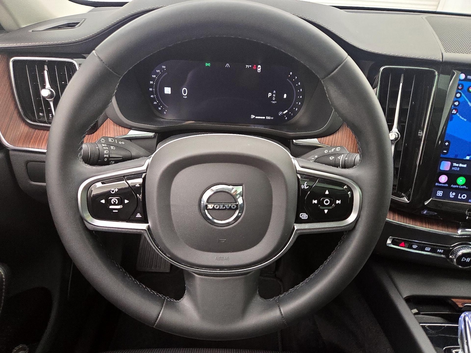 2023 Volvo XC60 Ultimate - Photo 11