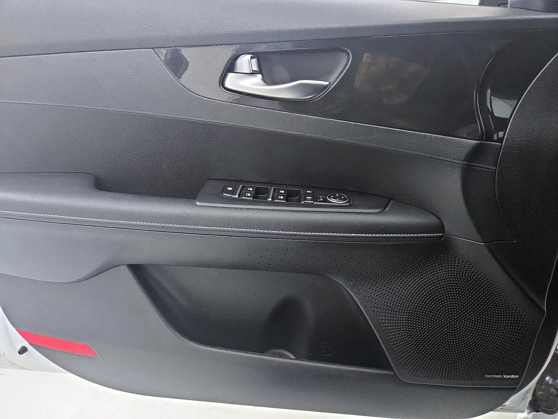 Thumbnail: 2023 Kia Forte - 12