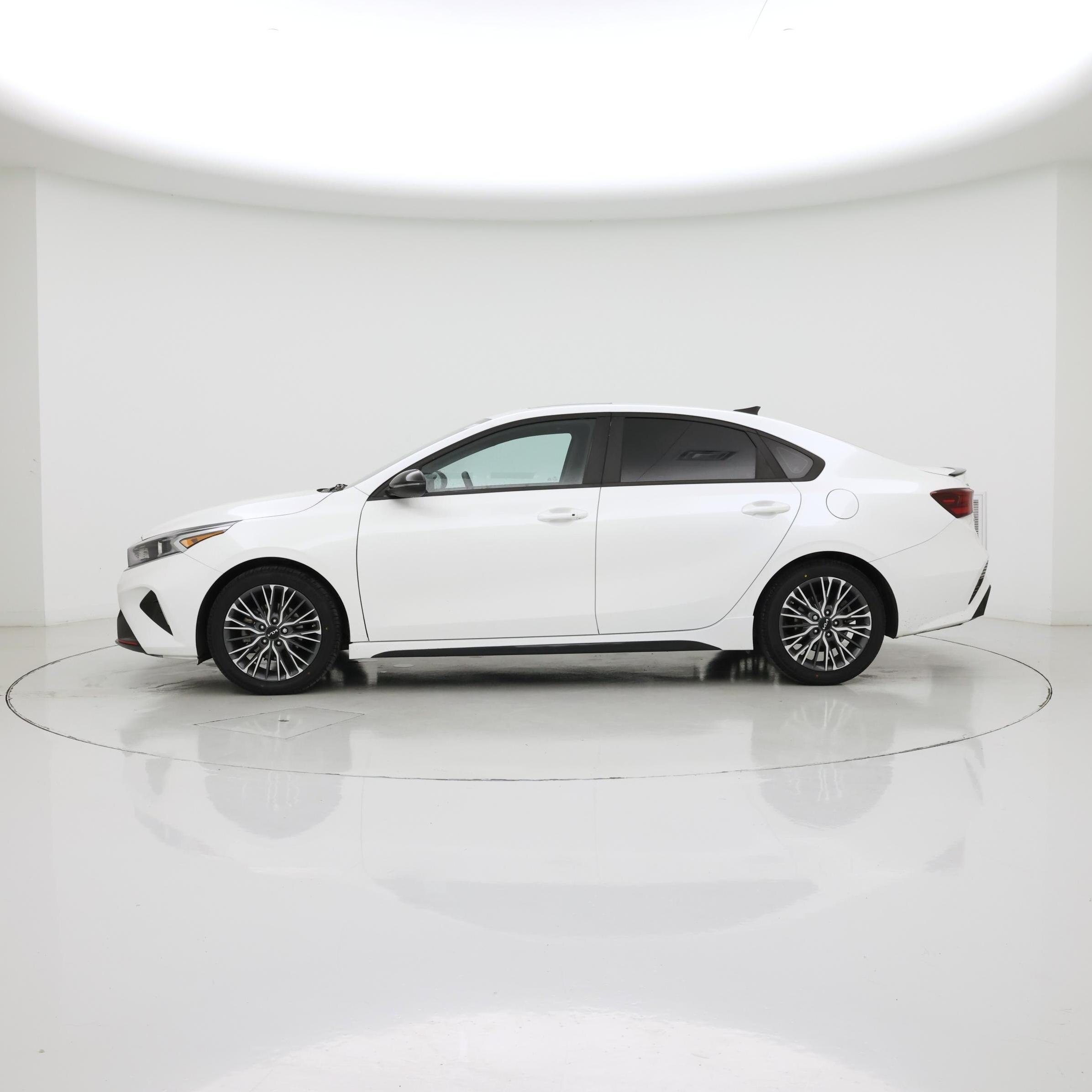 Thumbnail: 2023 Kia Forte - 3