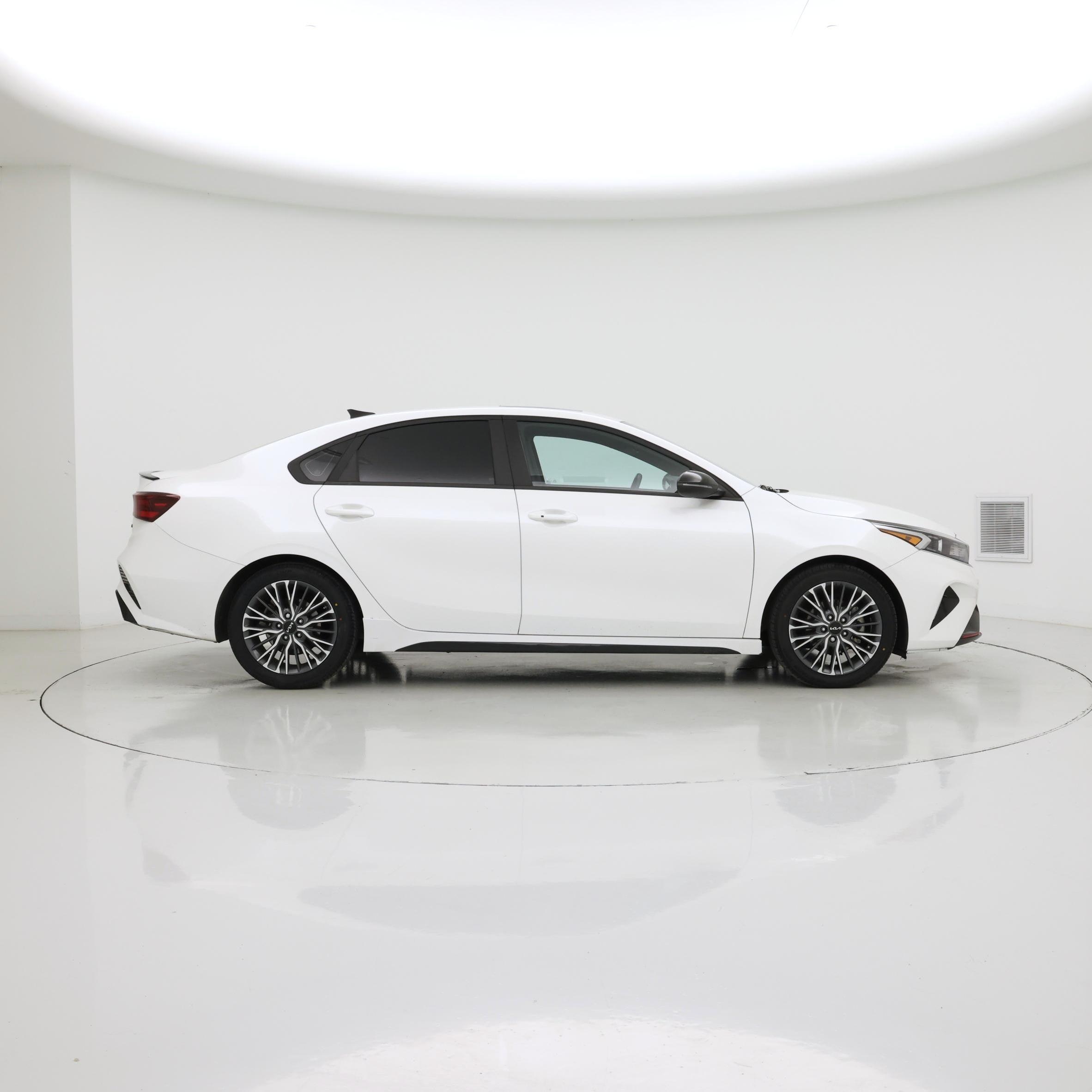 Thumbnail: 2023 Kia Forte - 7