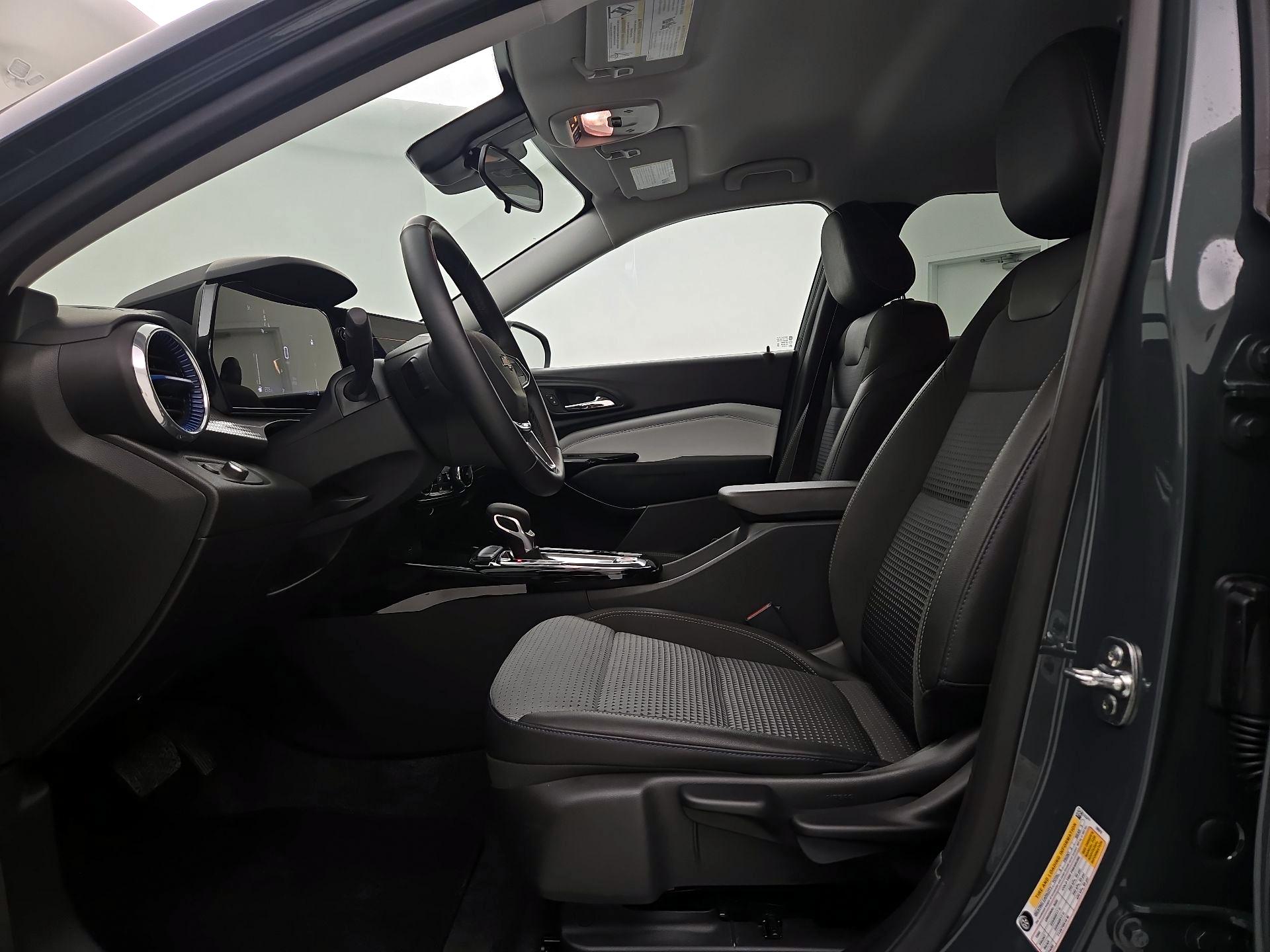 Thumbnail: 2025 Chevrolet Trax - 11