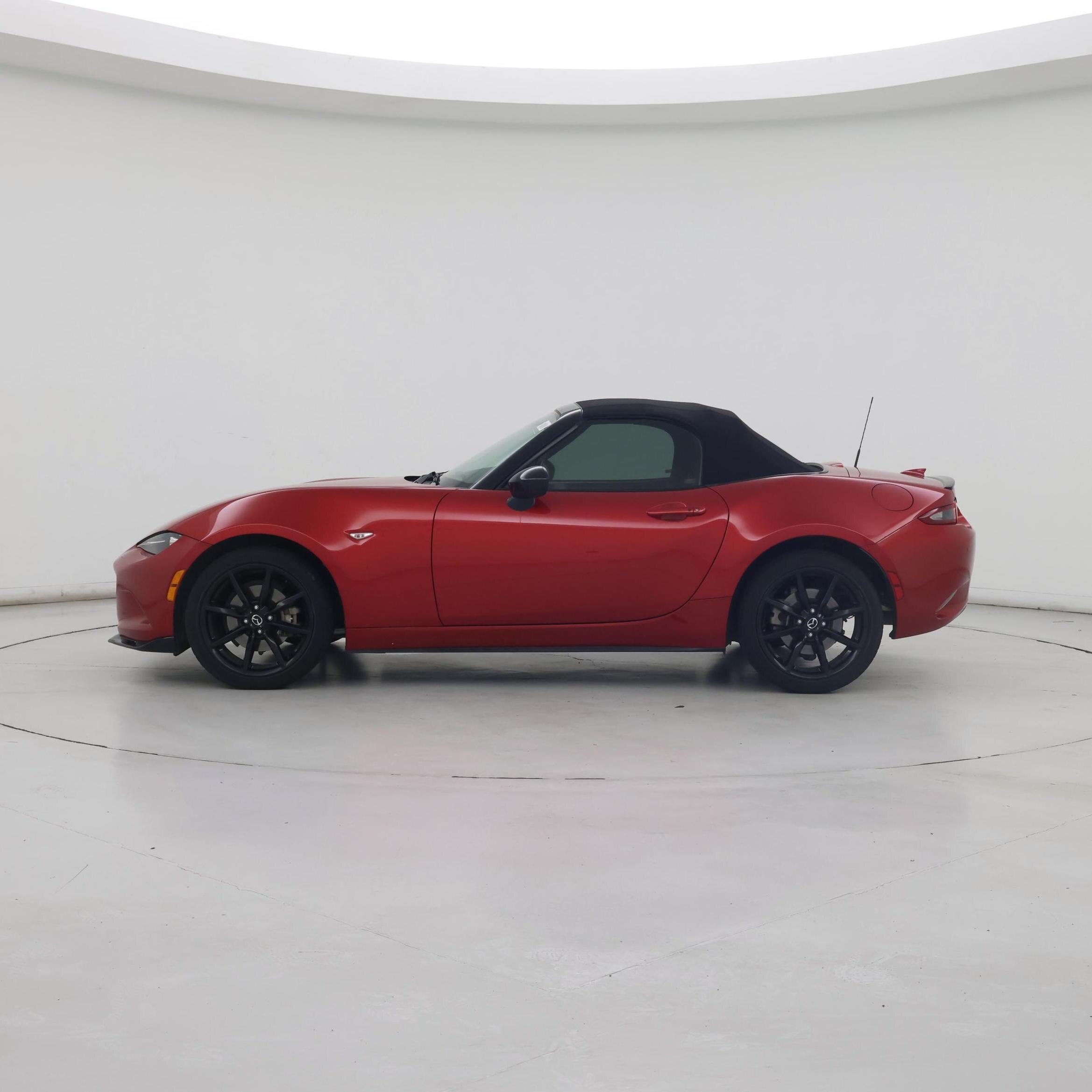 Thumbnail: 2016 Mazda MX-5 Miata - 3