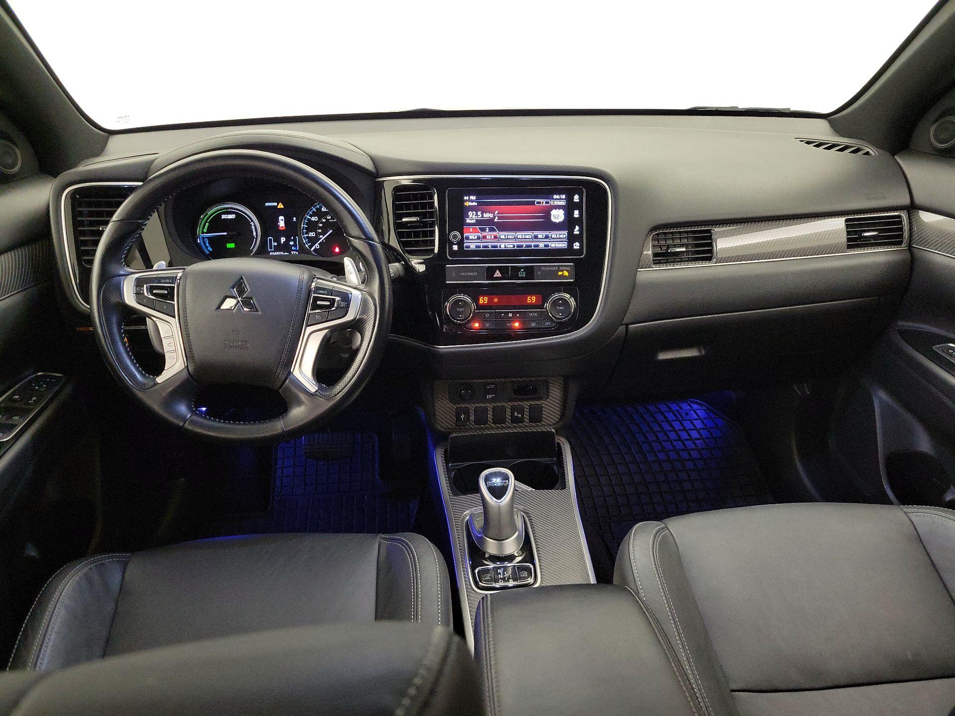 Thumbnail: 2019 Mitsubishi Outlander - 9