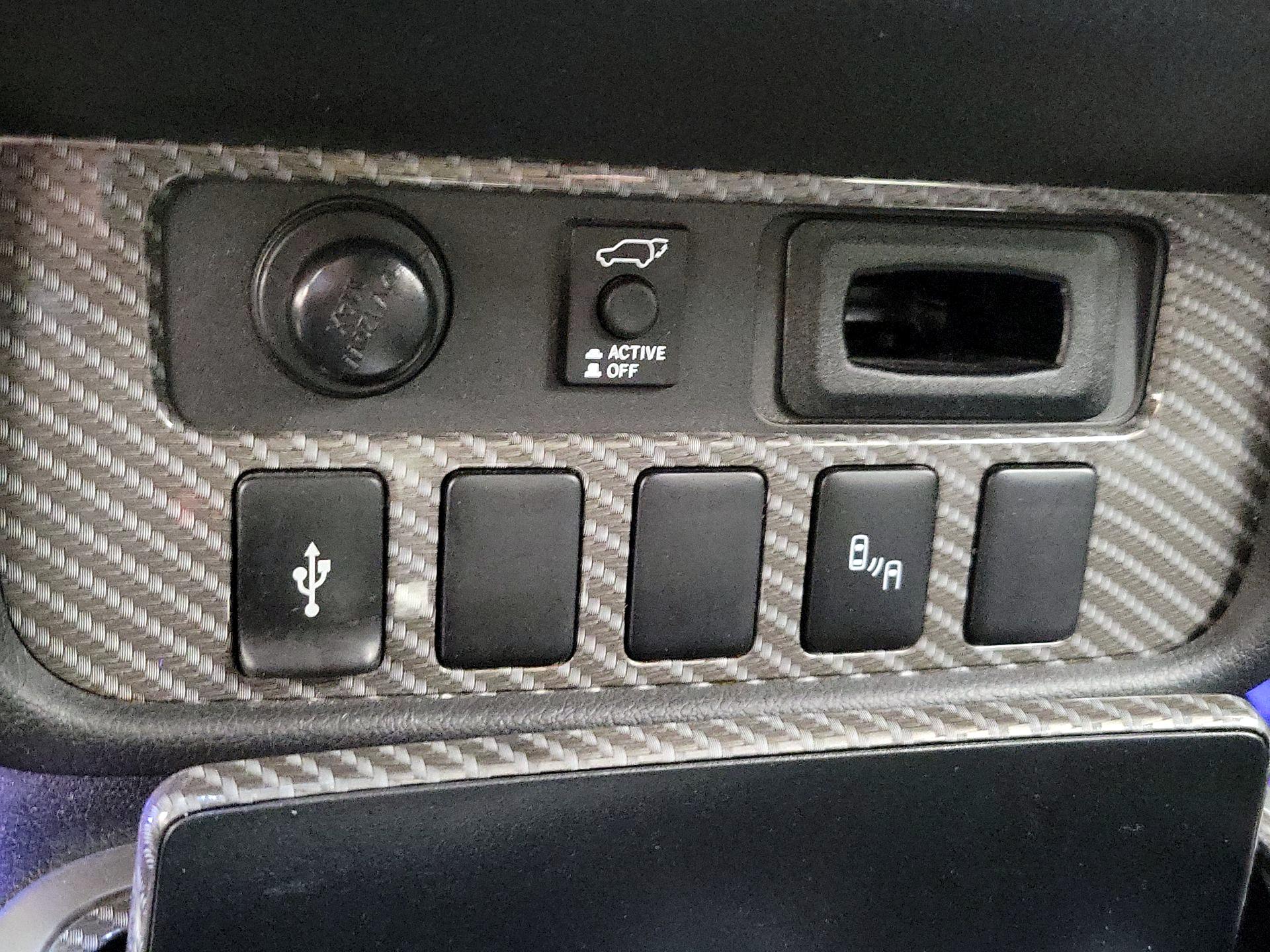Thumbnail: 2019 Mitsubishi Outlander - 18