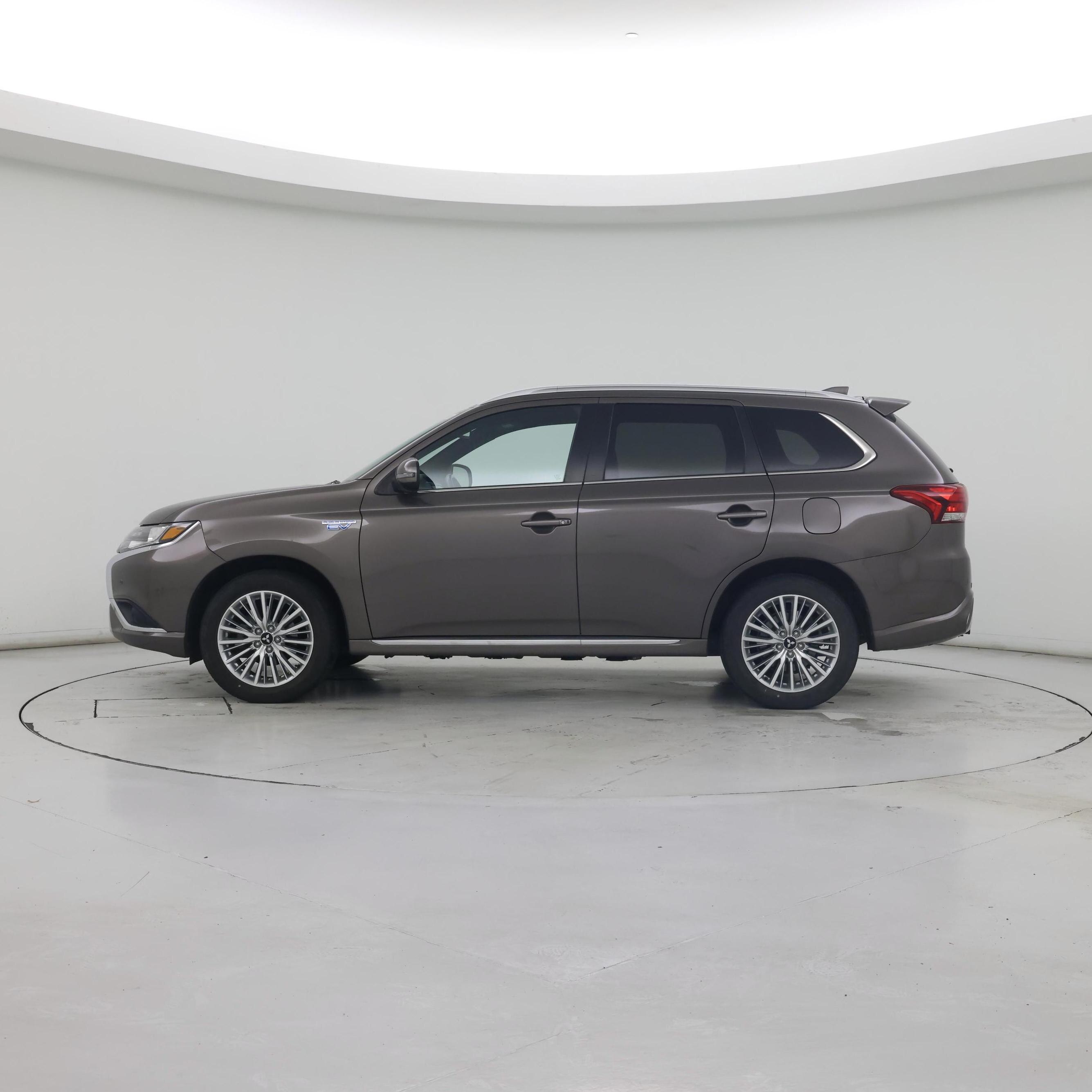 Thumbnail: 2019 Mitsubishi Outlander - 3