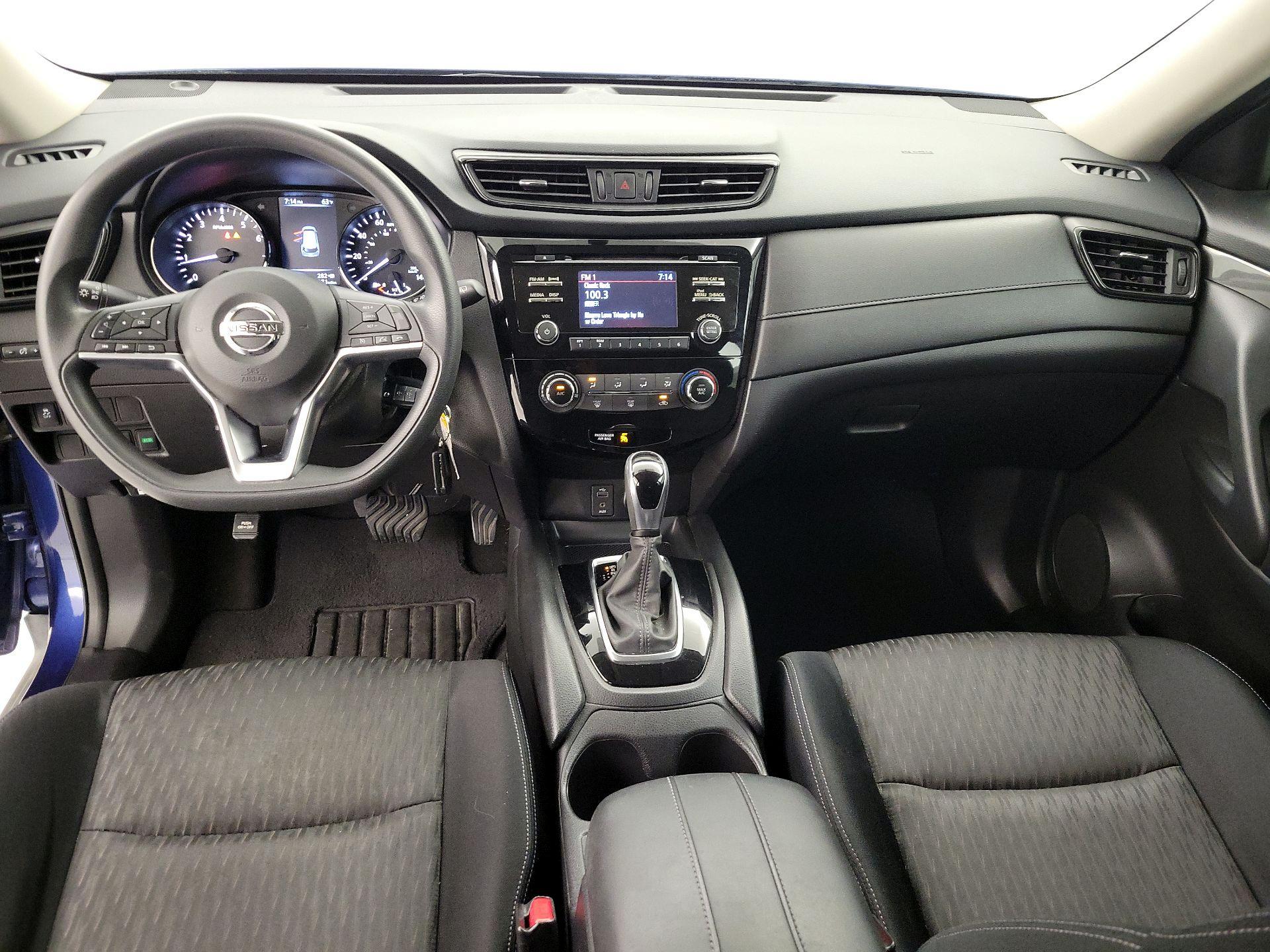 Thumbnail: 2017 Nissan Rogue - 9