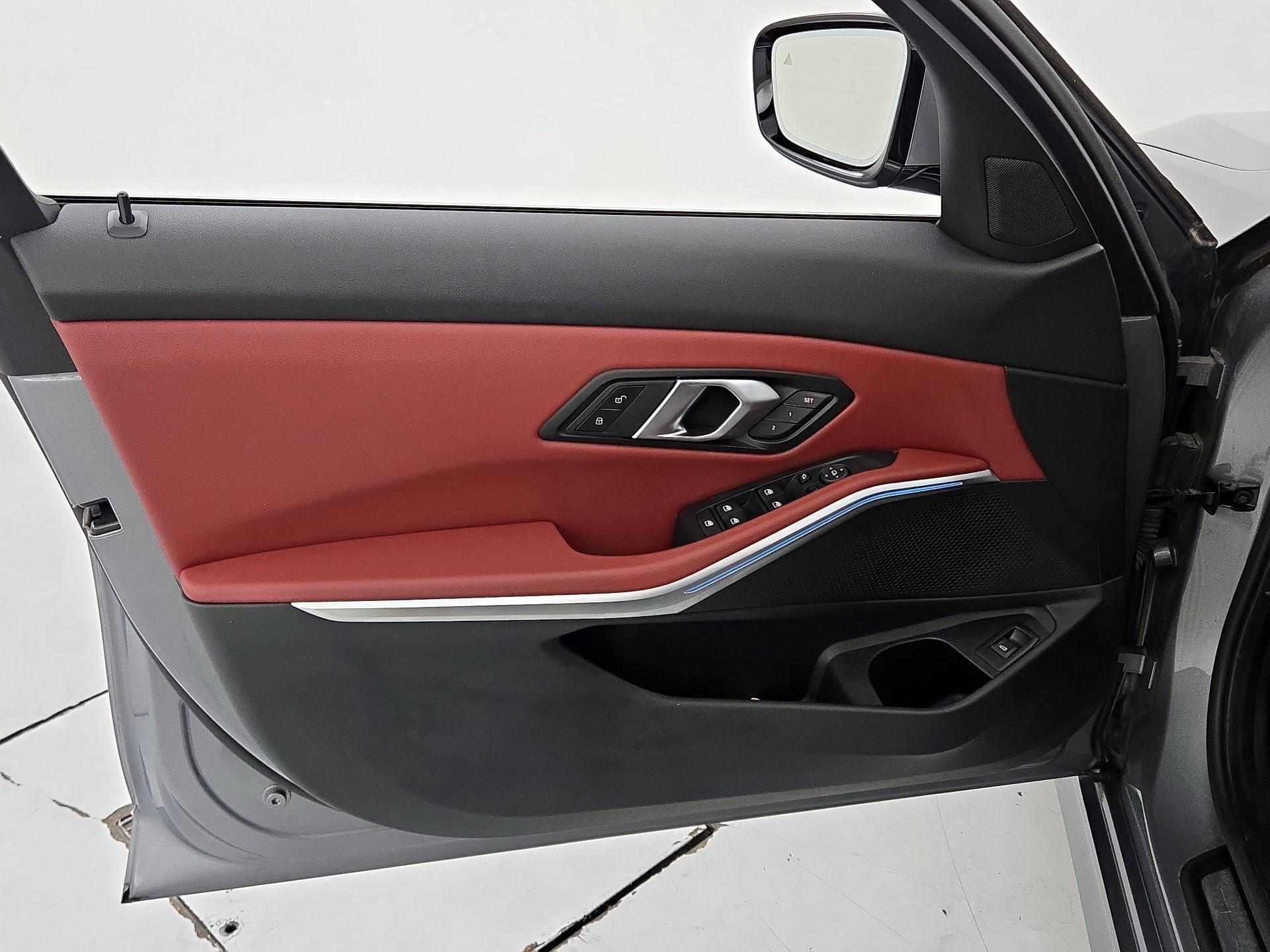 Thumbnail: 2024 BMW 3 Series - 12