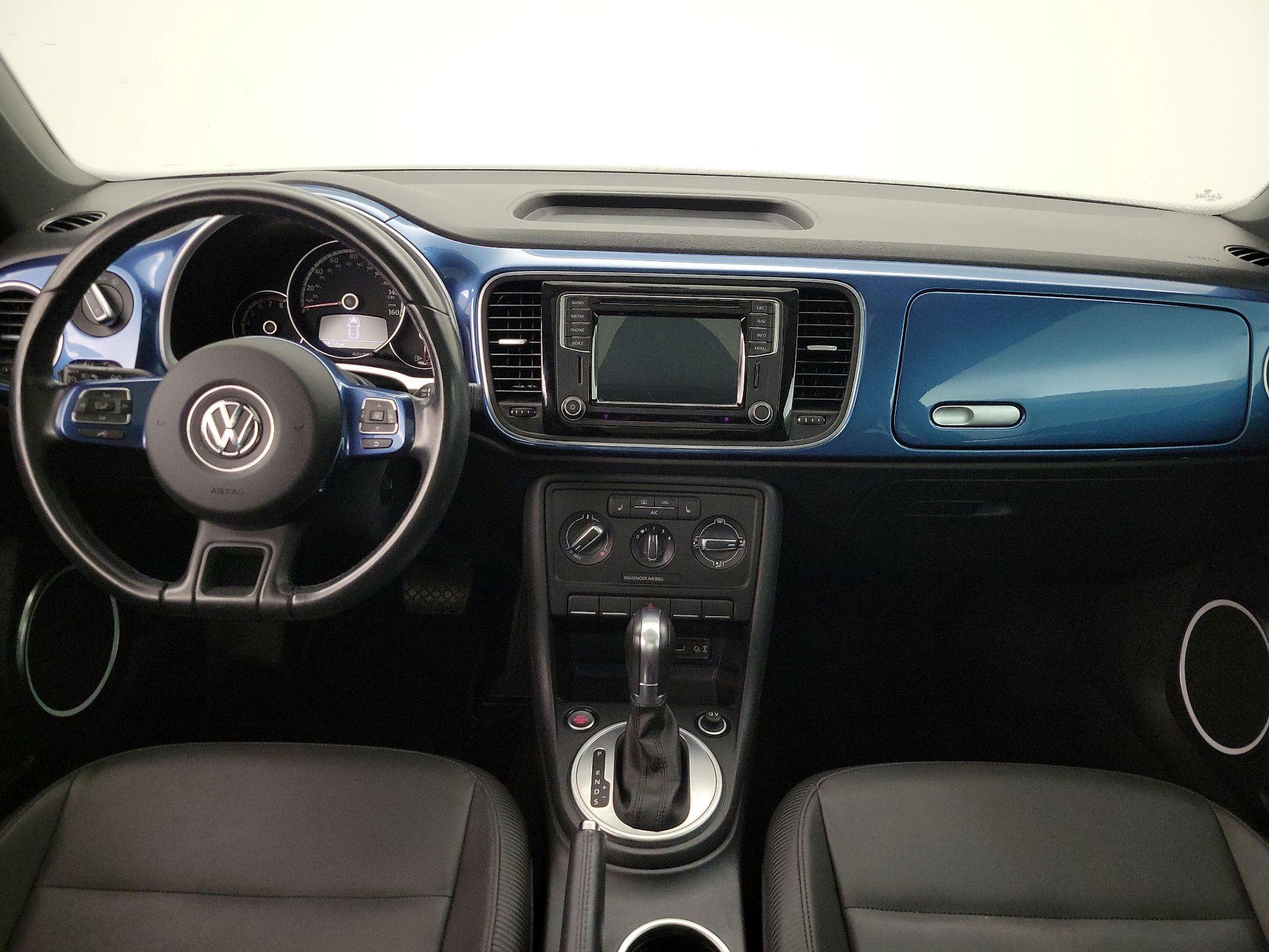 Thumbnail: 2016 Volkswagen Beetle - 9