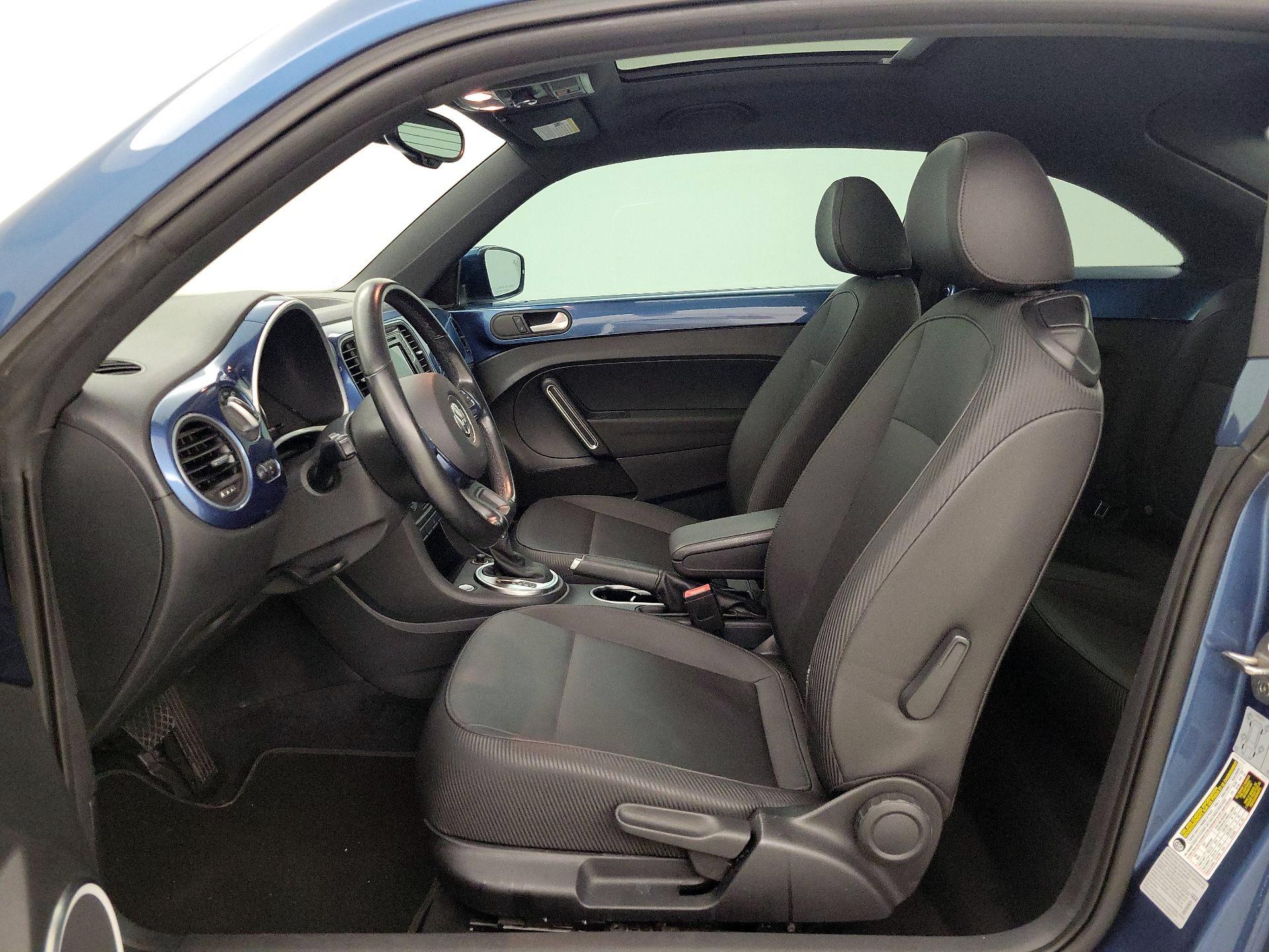 Thumbnail: 2016 Volkswagen Beetle - 11