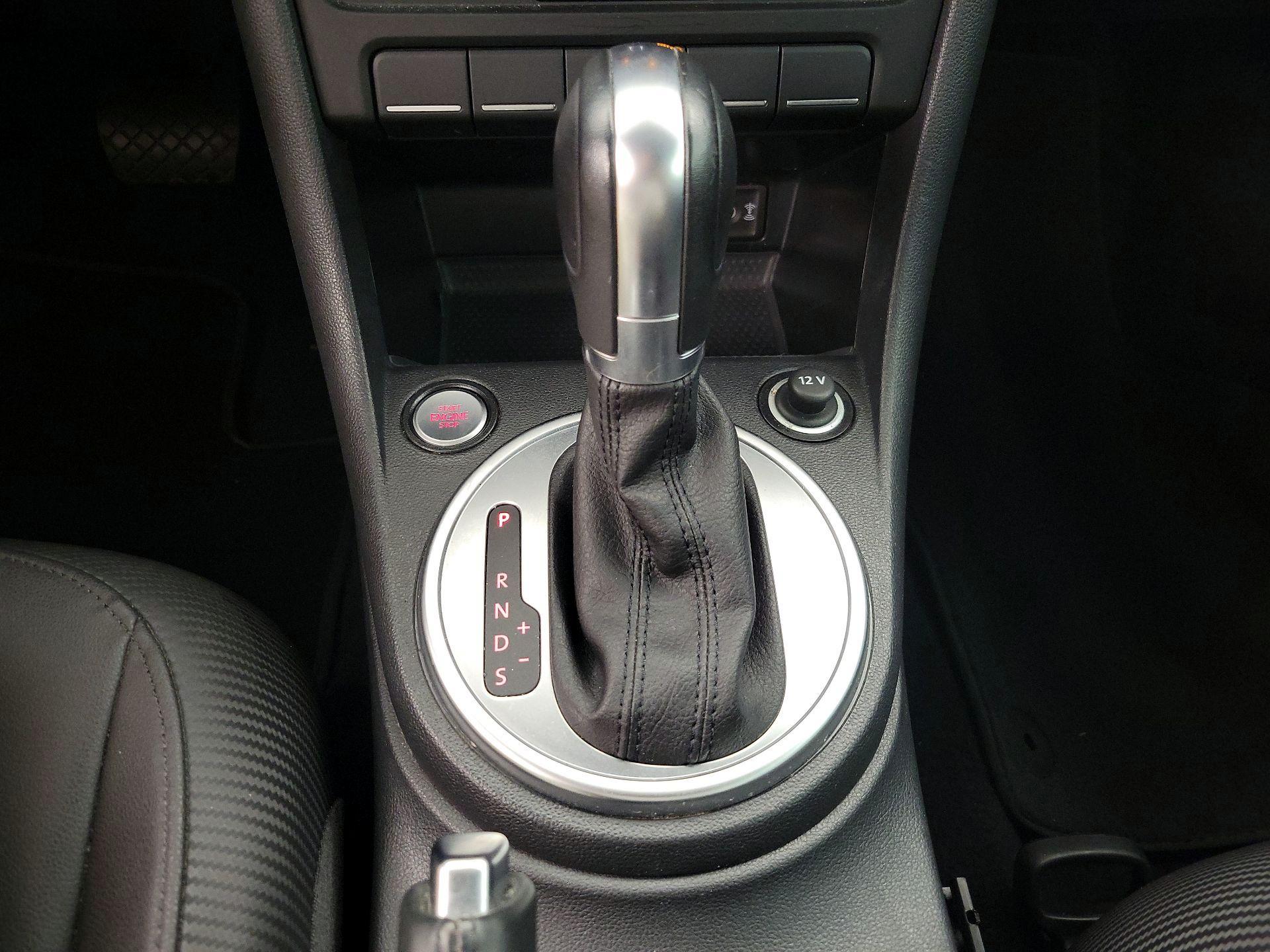 Thumbnail: 2016 Volkswagen Beetle - 17
