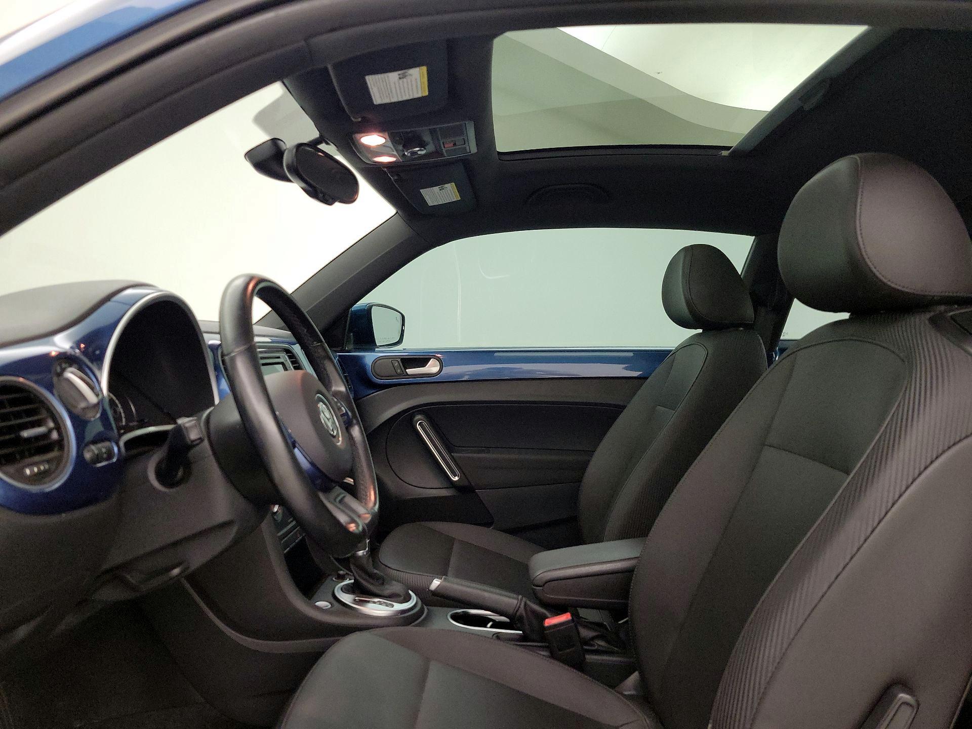 Thumbnail: 2016 Volkswagen Beetle - 19
