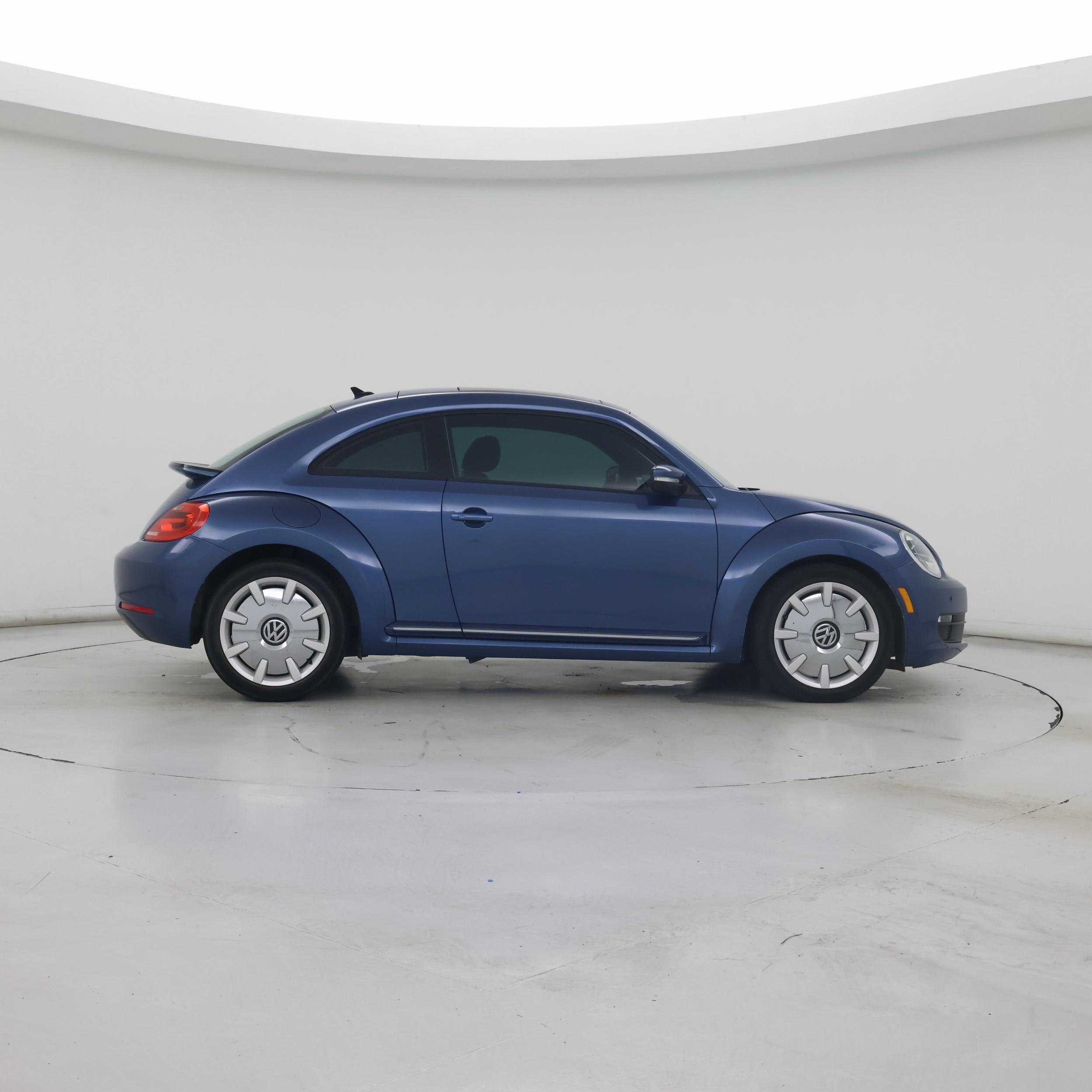 Thumbnail: 2016 Volkswagen Beetle - 7