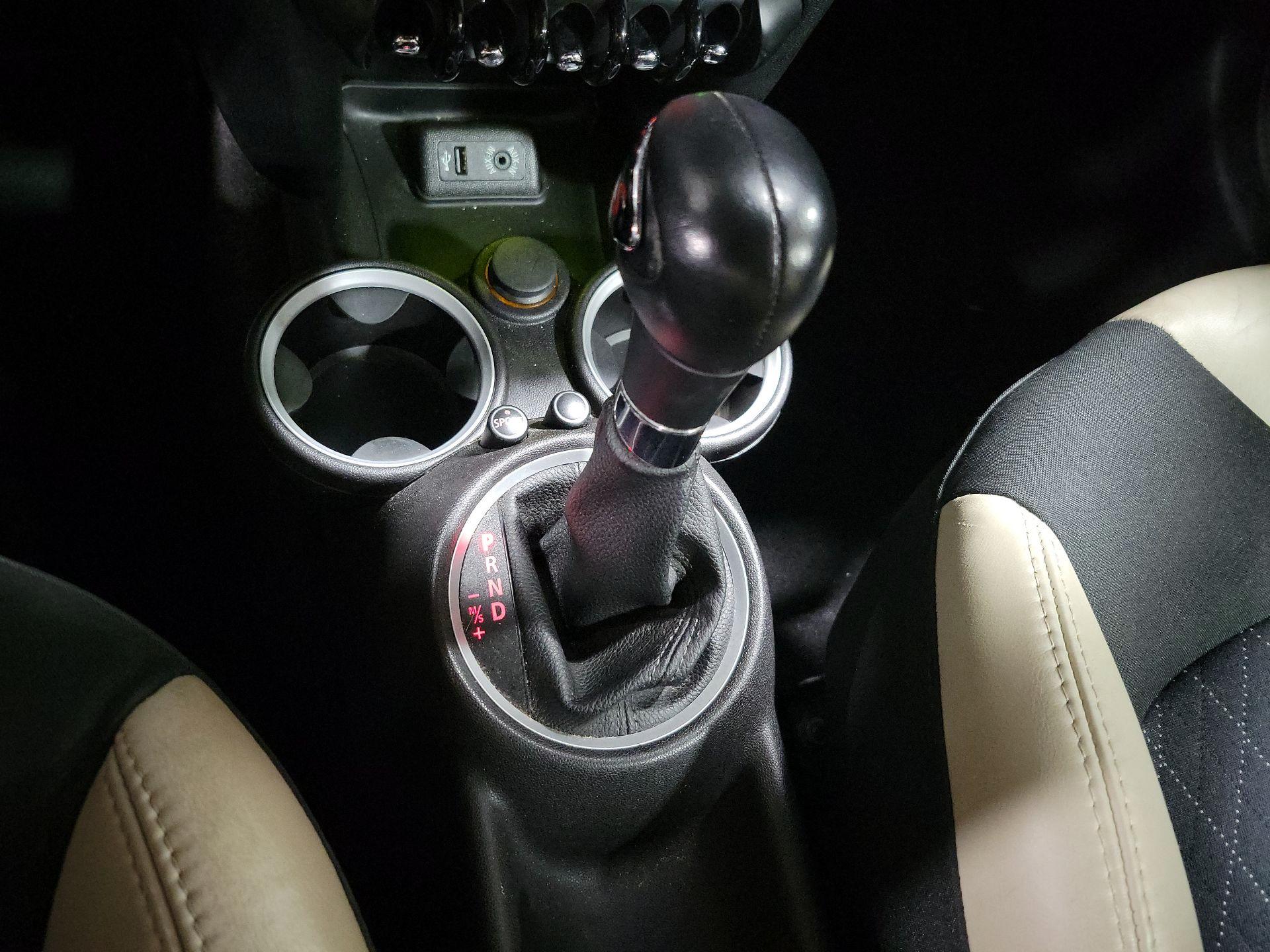 Thumbnail: 2015 MINI Cooper - 15