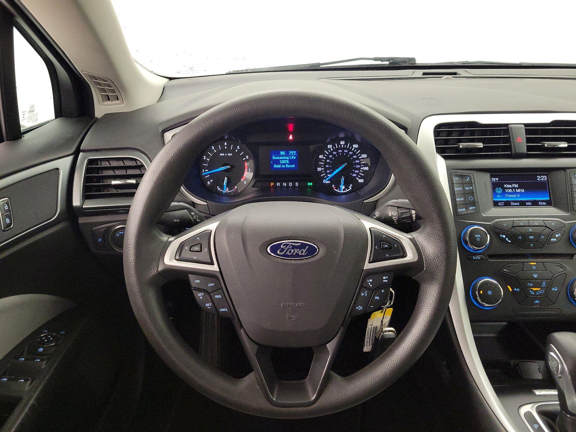 Thumbnail: 2016 Ford Fusion - 10