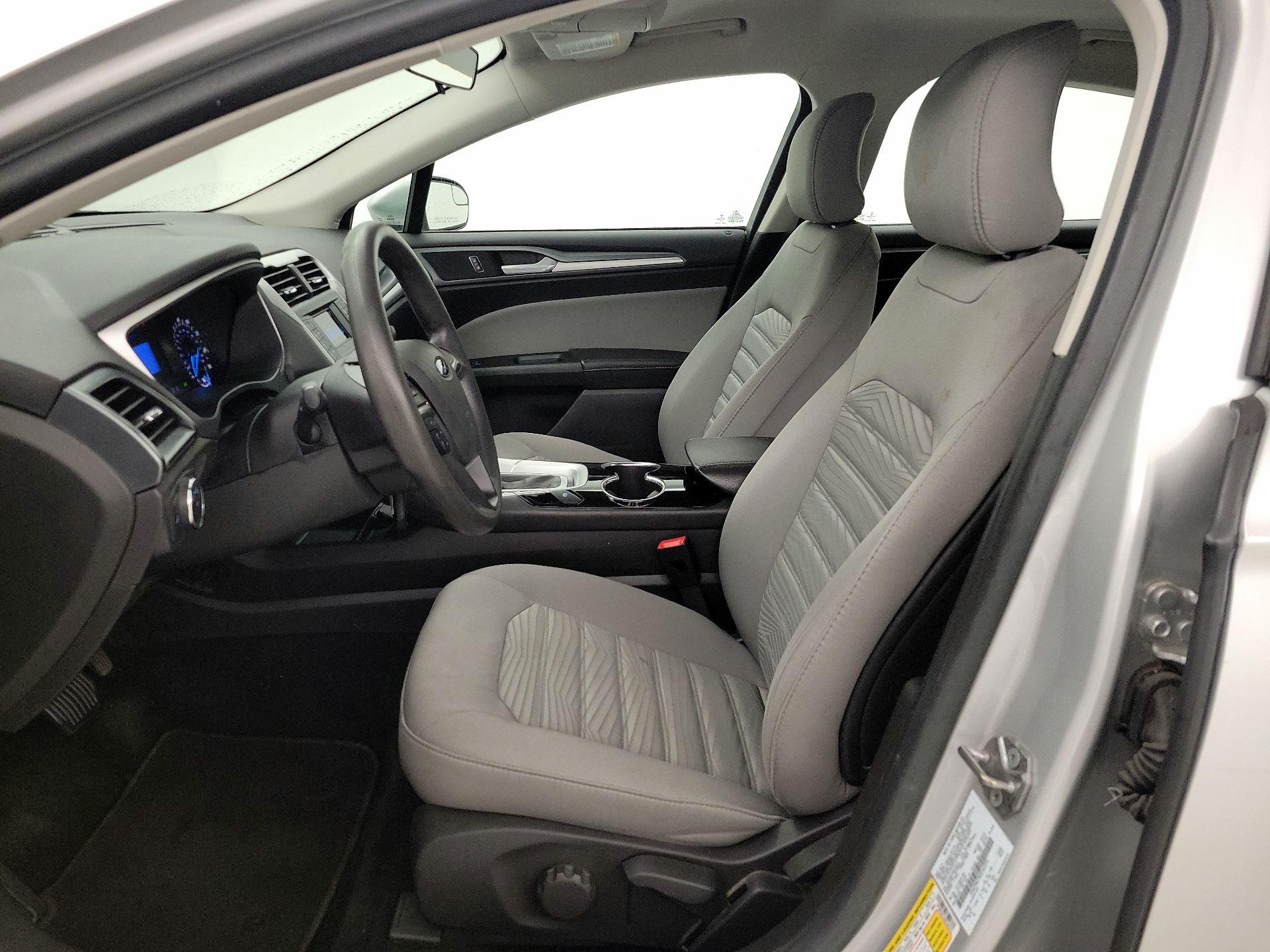 Thumbnail: 2016 Ford Fusion - 11