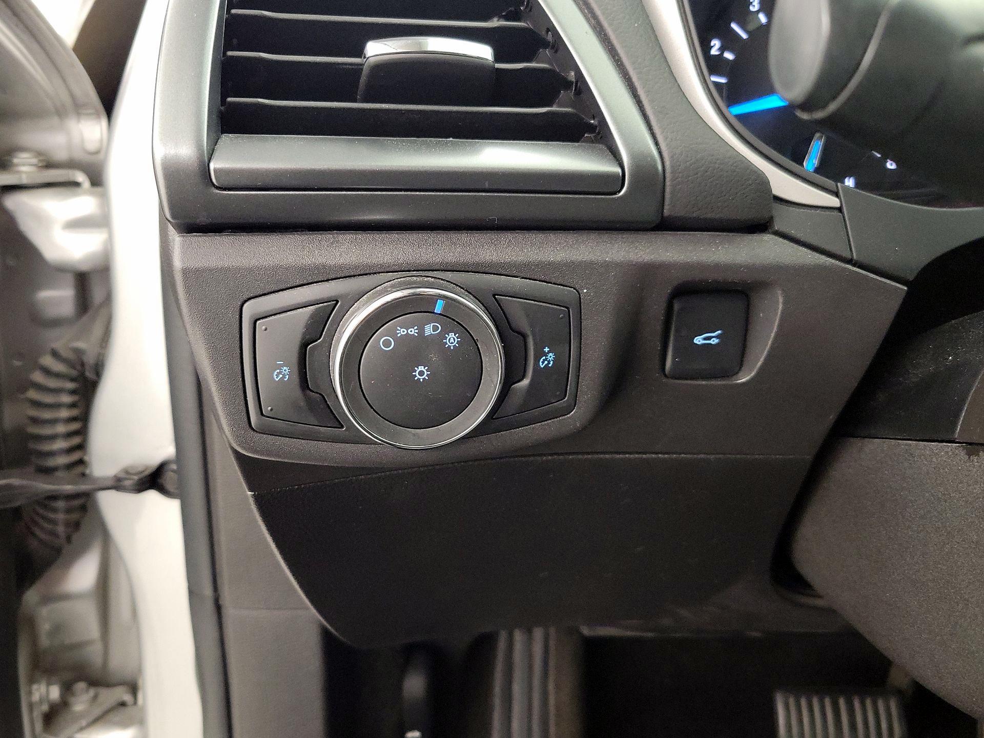 Thumbnail: 2016 Ford Fusion - 13