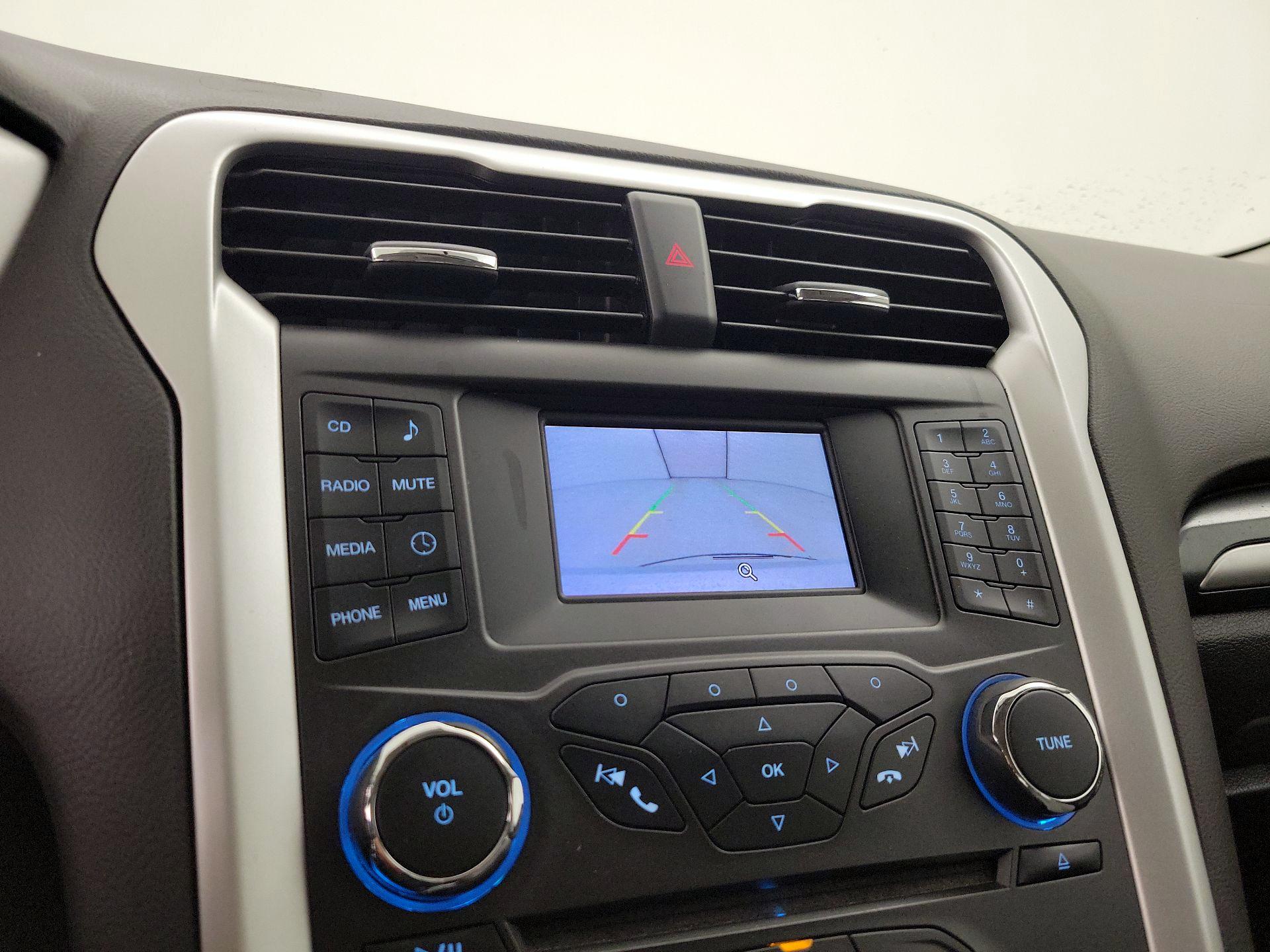 Thumbnail: 2016 Ford Fusion - 14