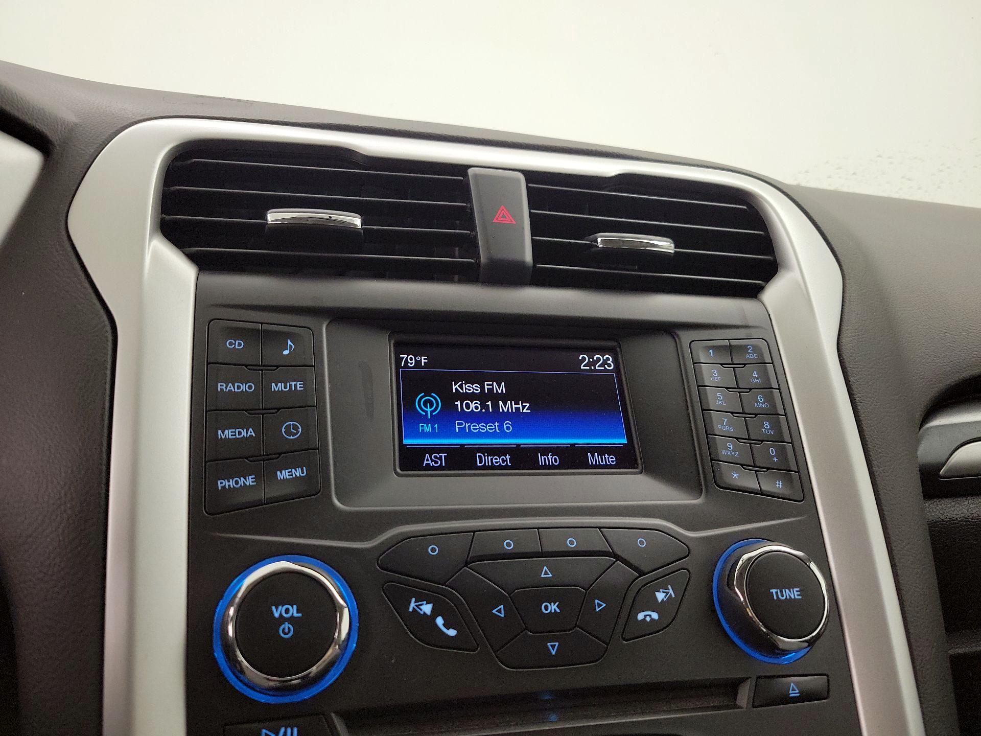 Thumbnail: 2016 Ford Fusion - 15