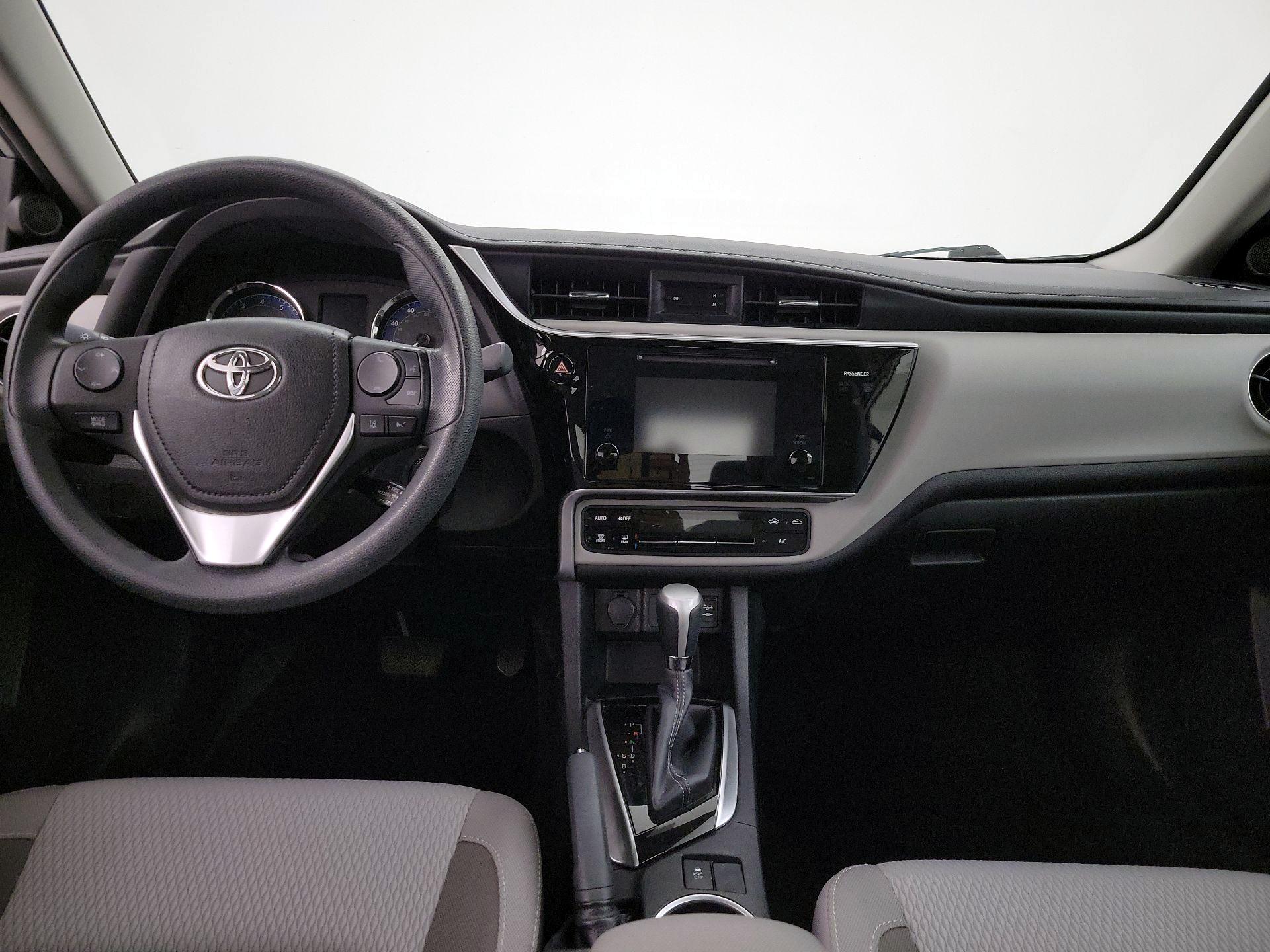 Thumbnail: 2017 Toyota Corolla - 9