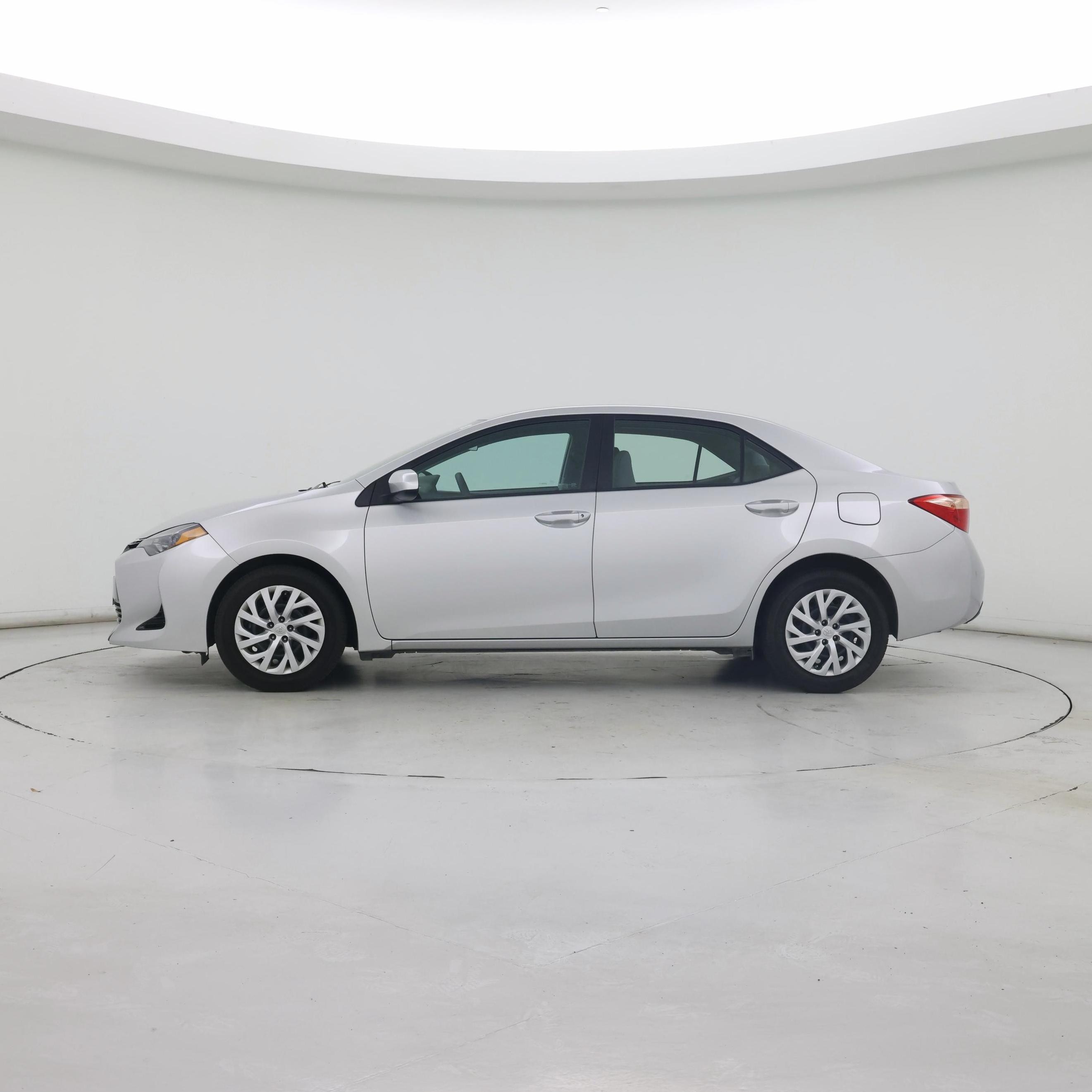 Thumbnail: 2017 Toyota Corolla - 3