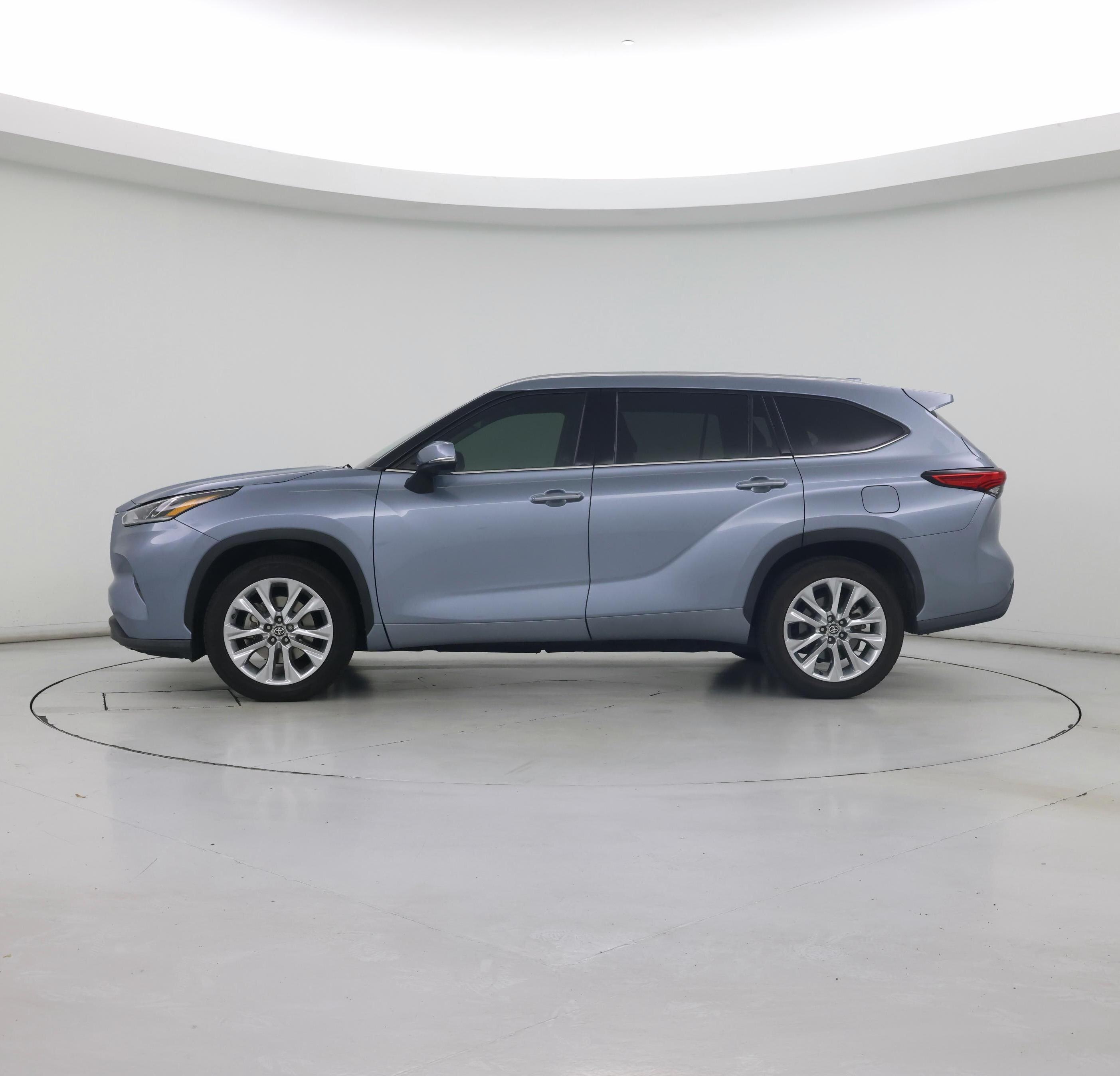 Thumbnail: 2020 Toyota Highlander - 3