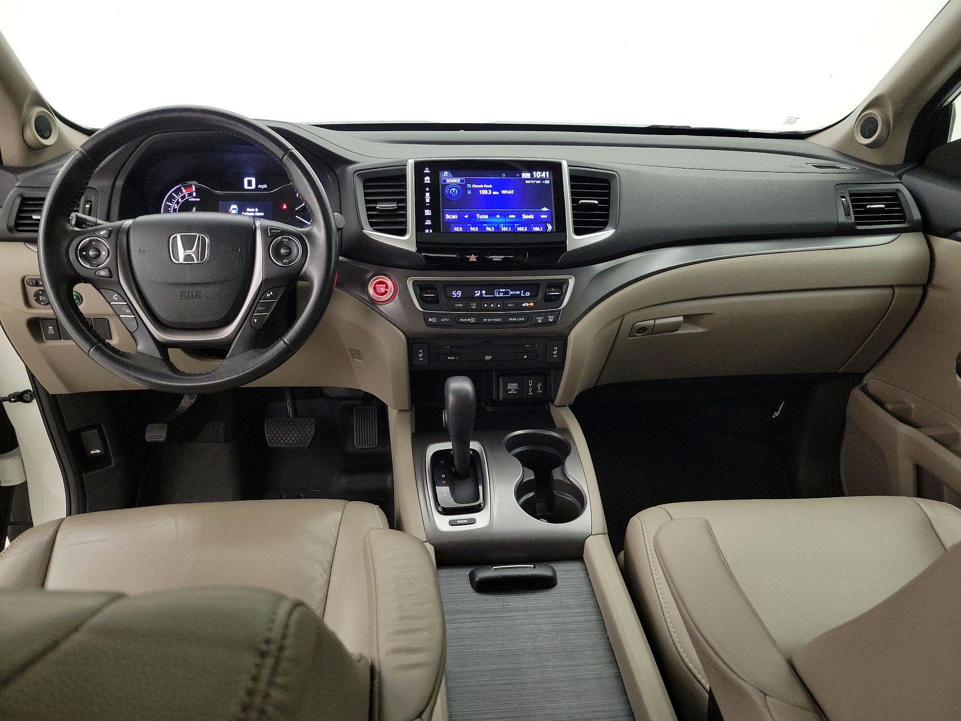 Thumbnail: 2017 Honda Pilot - 9