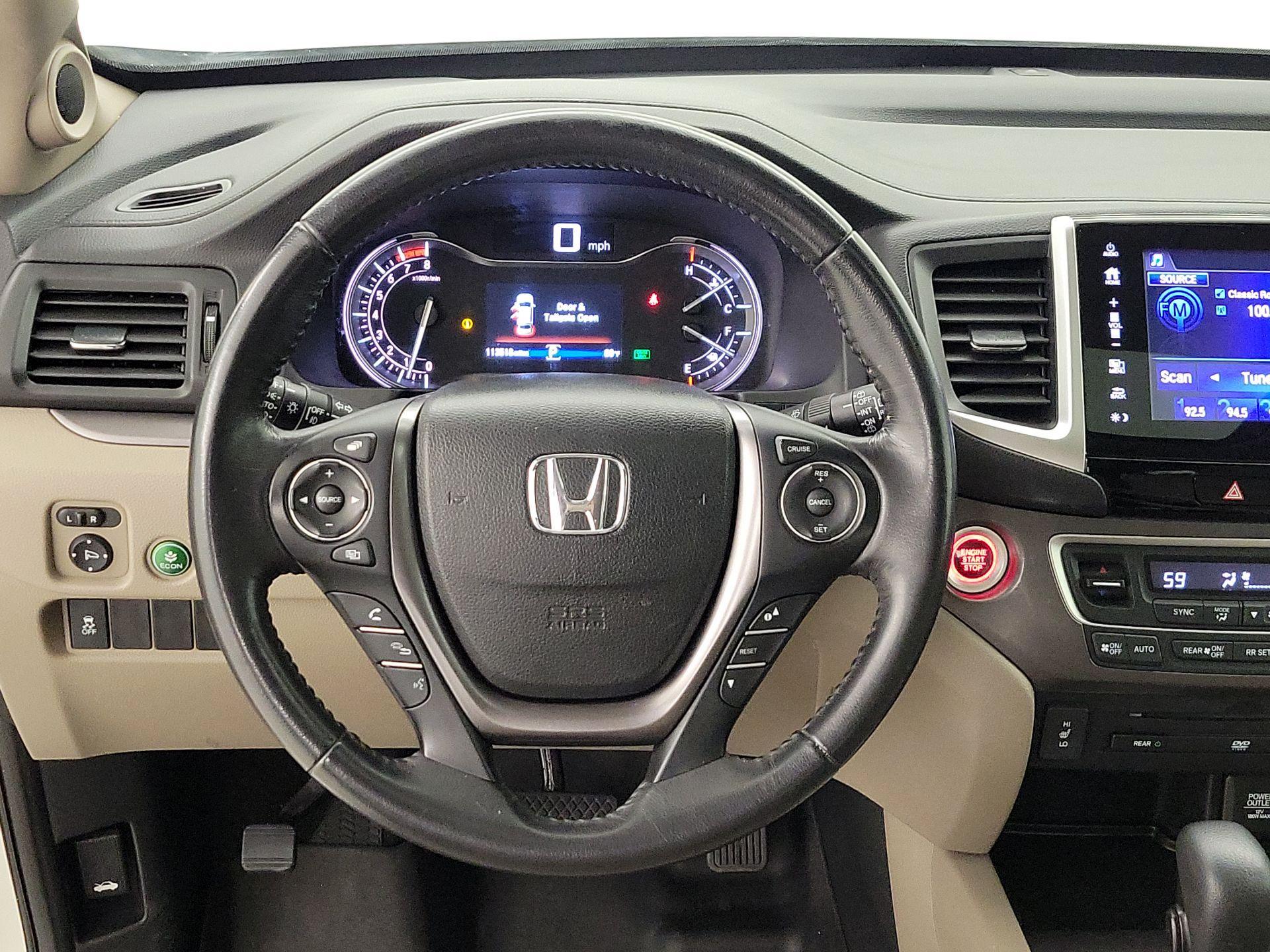 Thumbnail: 2017 Honda Pilot - 10