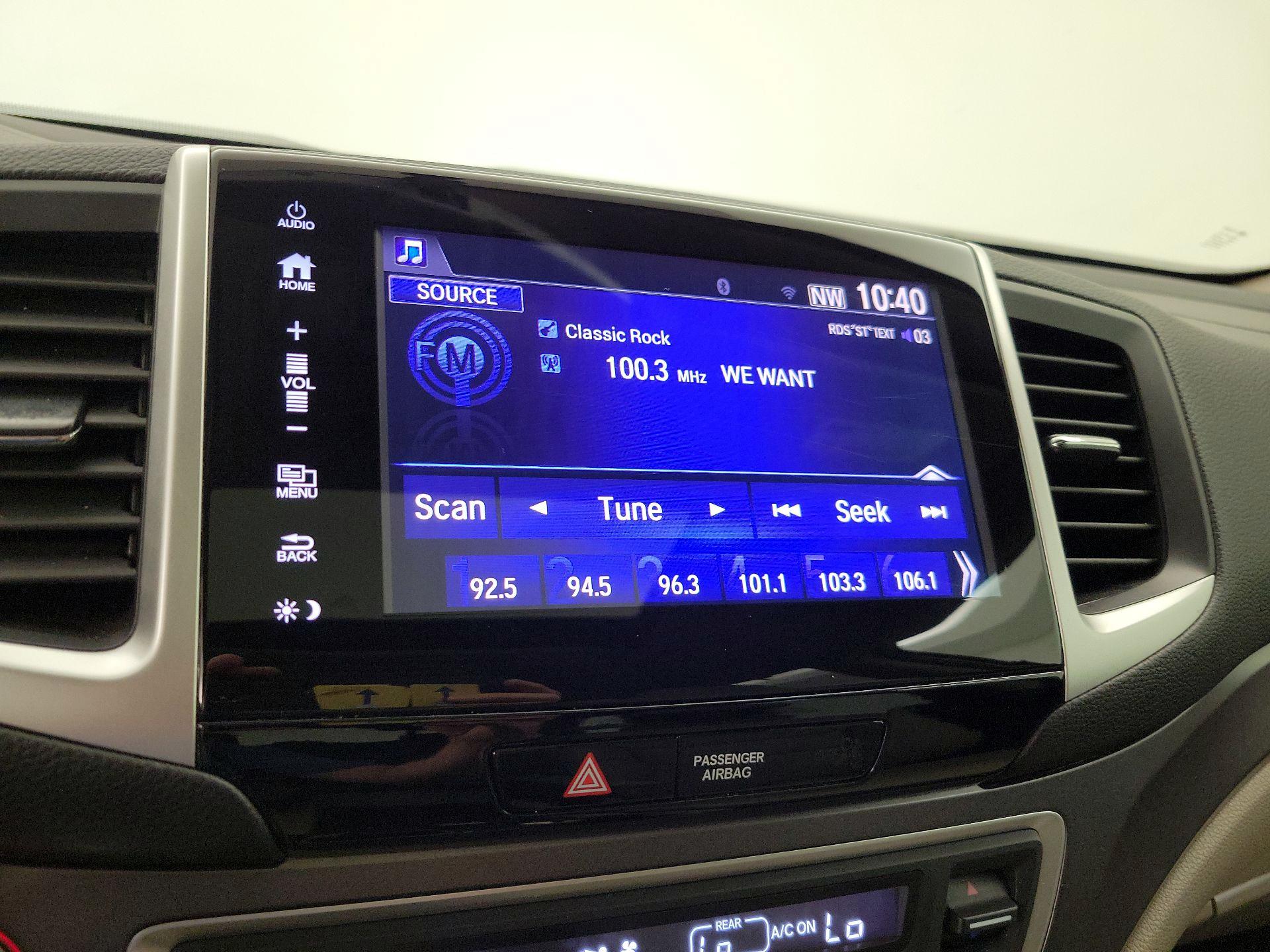 Thumbnail: 2017 Honda Pilot - 15