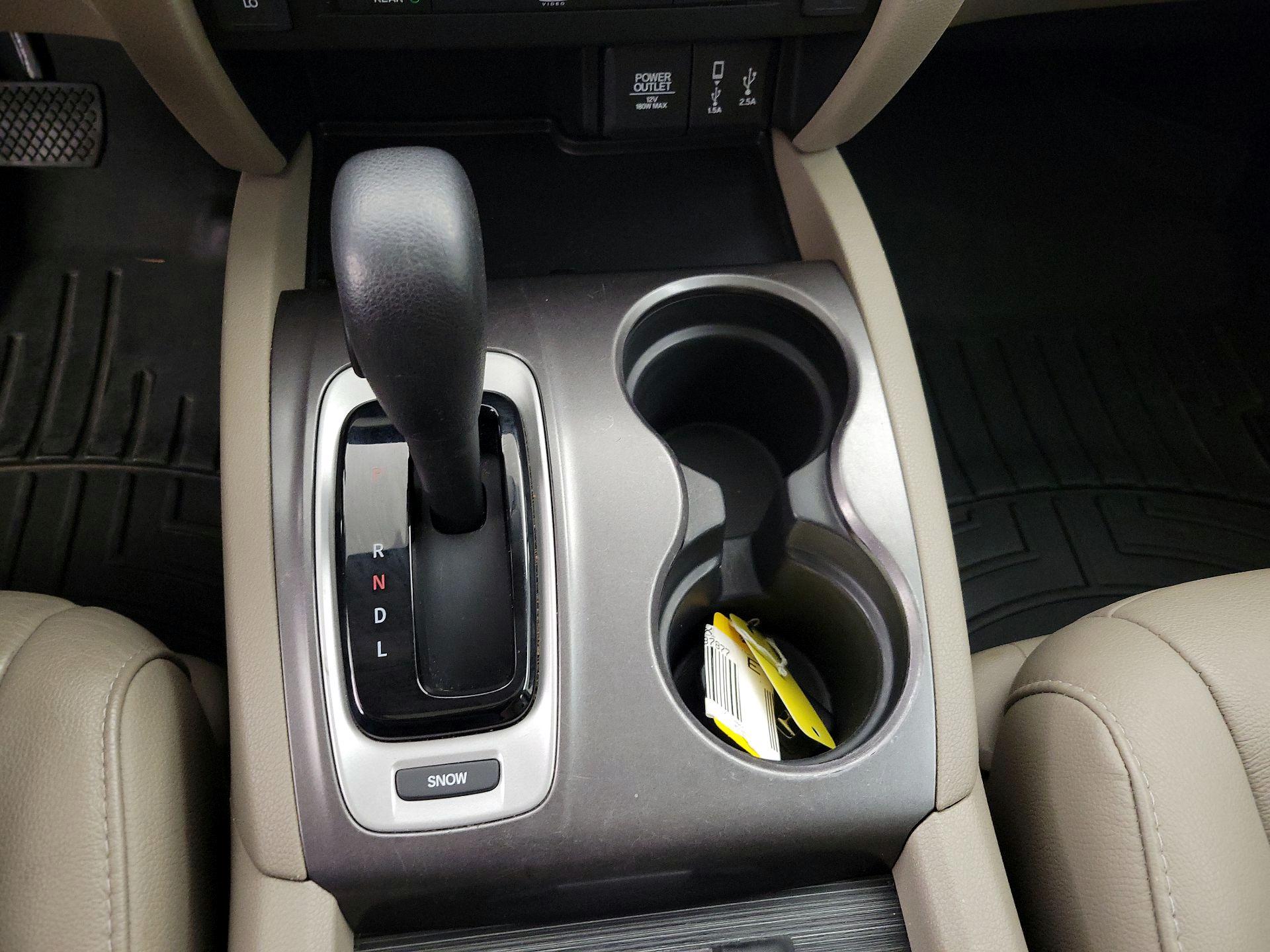 Thumbnail: 2017 Honda Pilot - 17