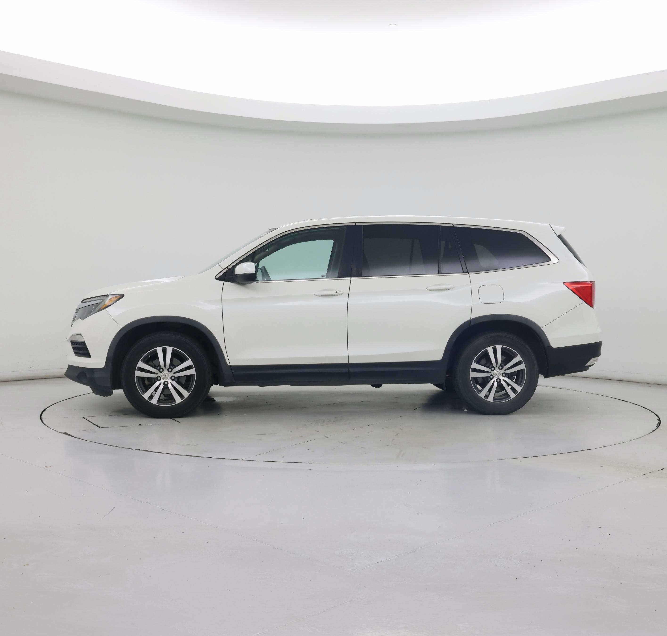 Thumbnail: 2017 Honda Pilot - 3