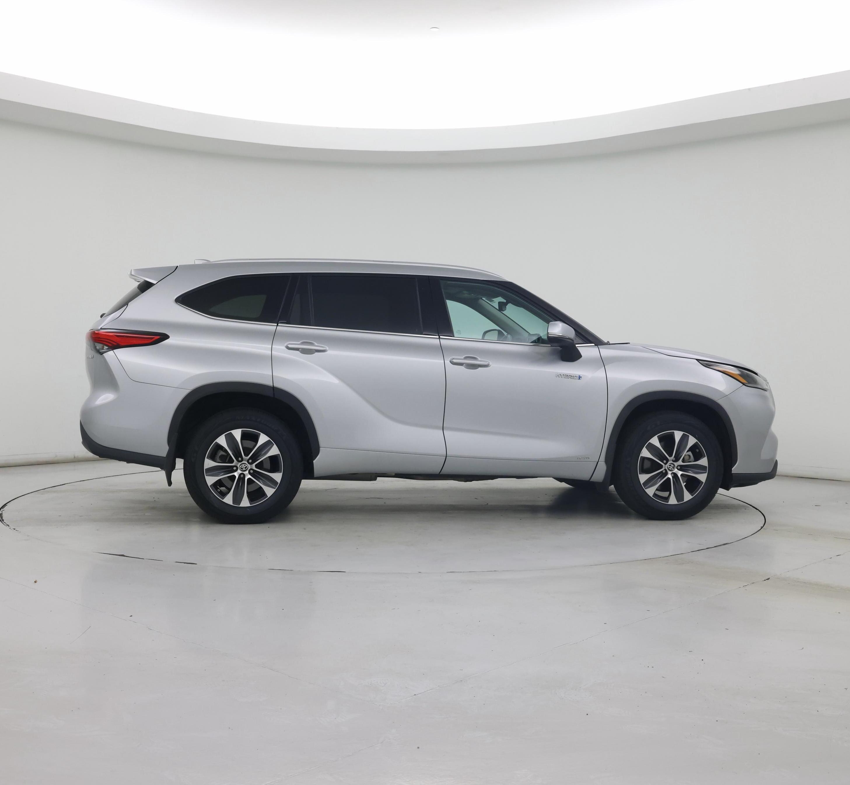 Thumbnail: 2021 Toyota Highlander - 7