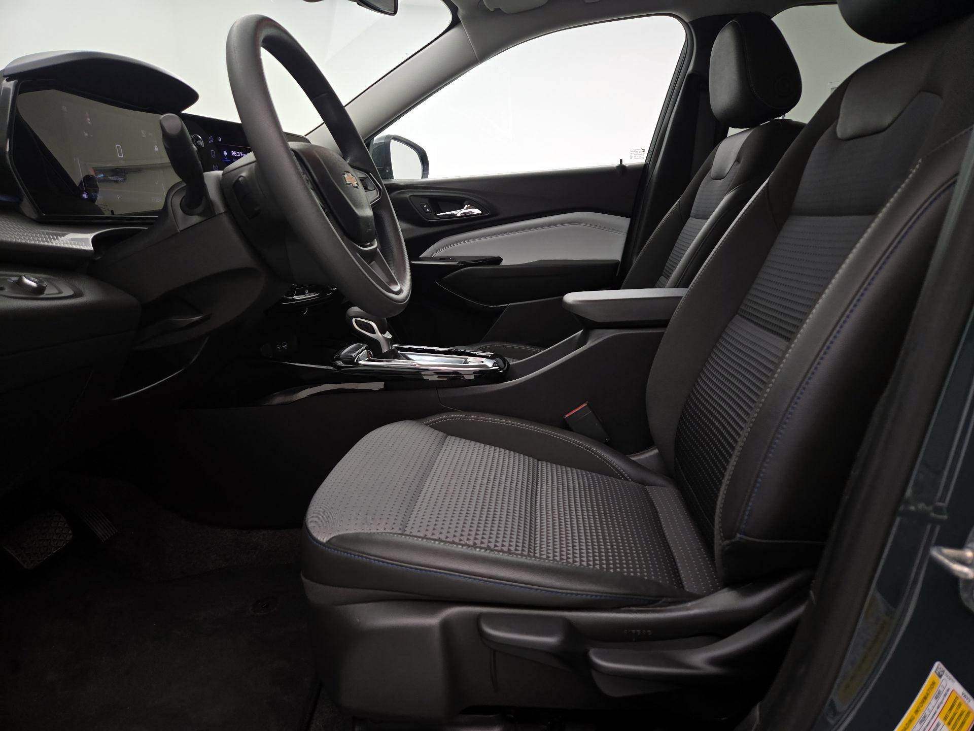 Thumbnail: 2025 Chevrolet Trax - 11