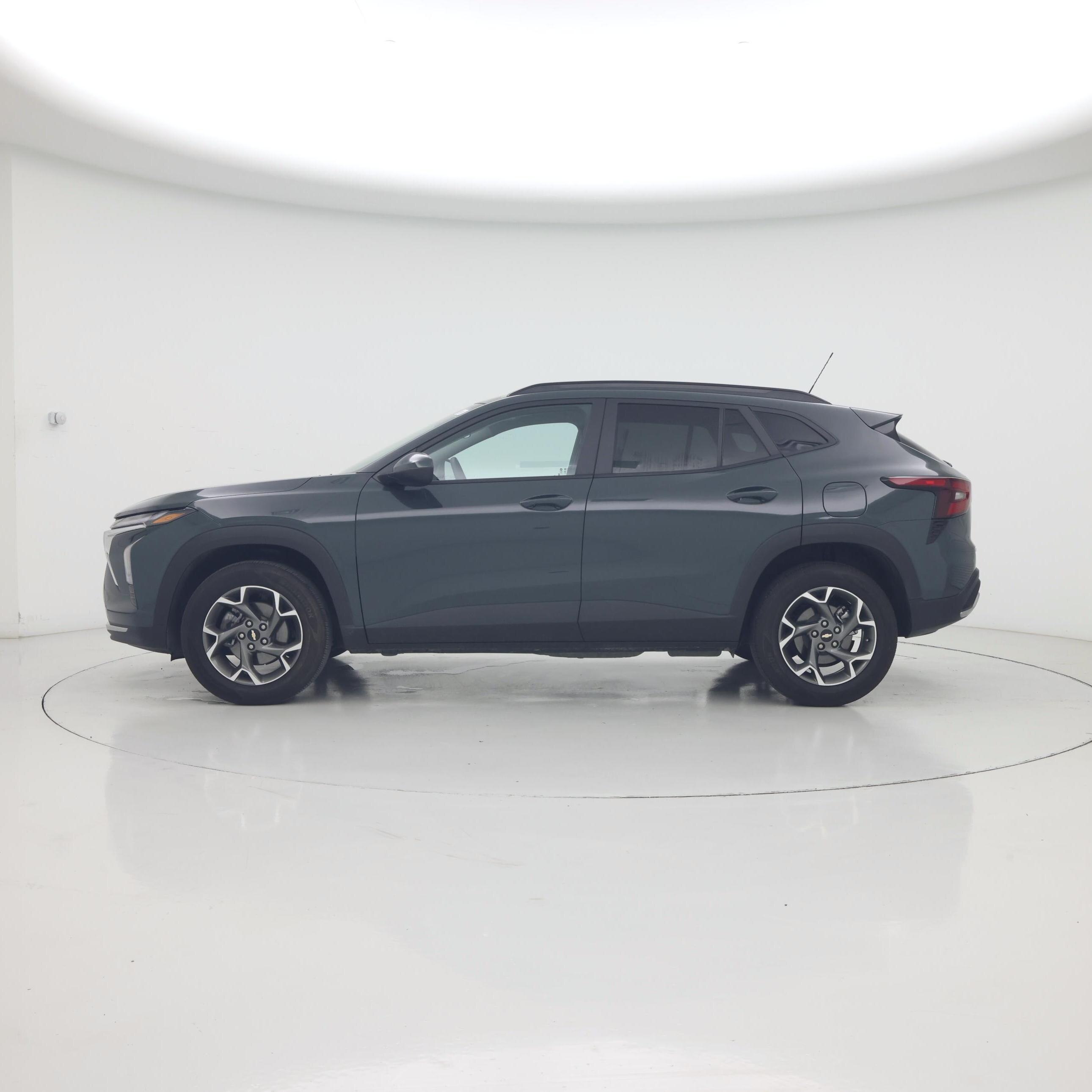 Thumbnail: 2025 Chevrolet Trax - 3
