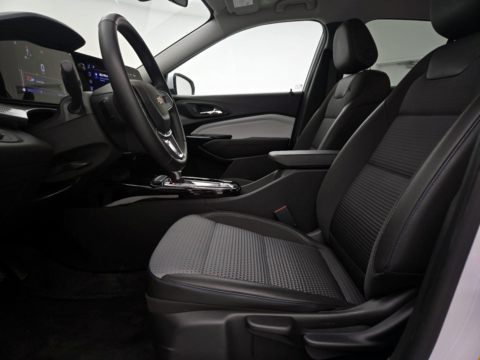 Thumbnail: 2025 Chevrolet Trax - 11