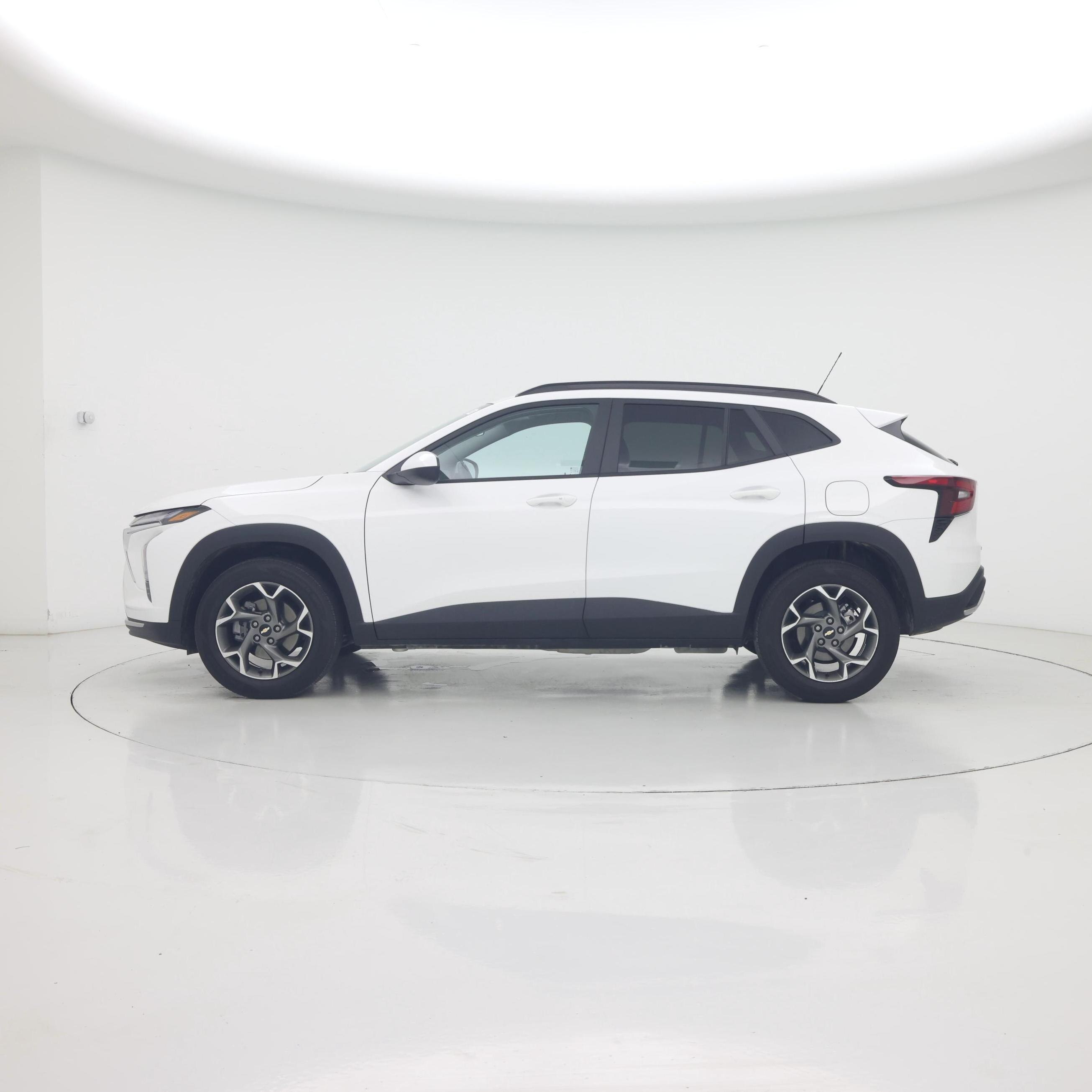 Thumbnail: 2025 Chevrolet Trax - 3
