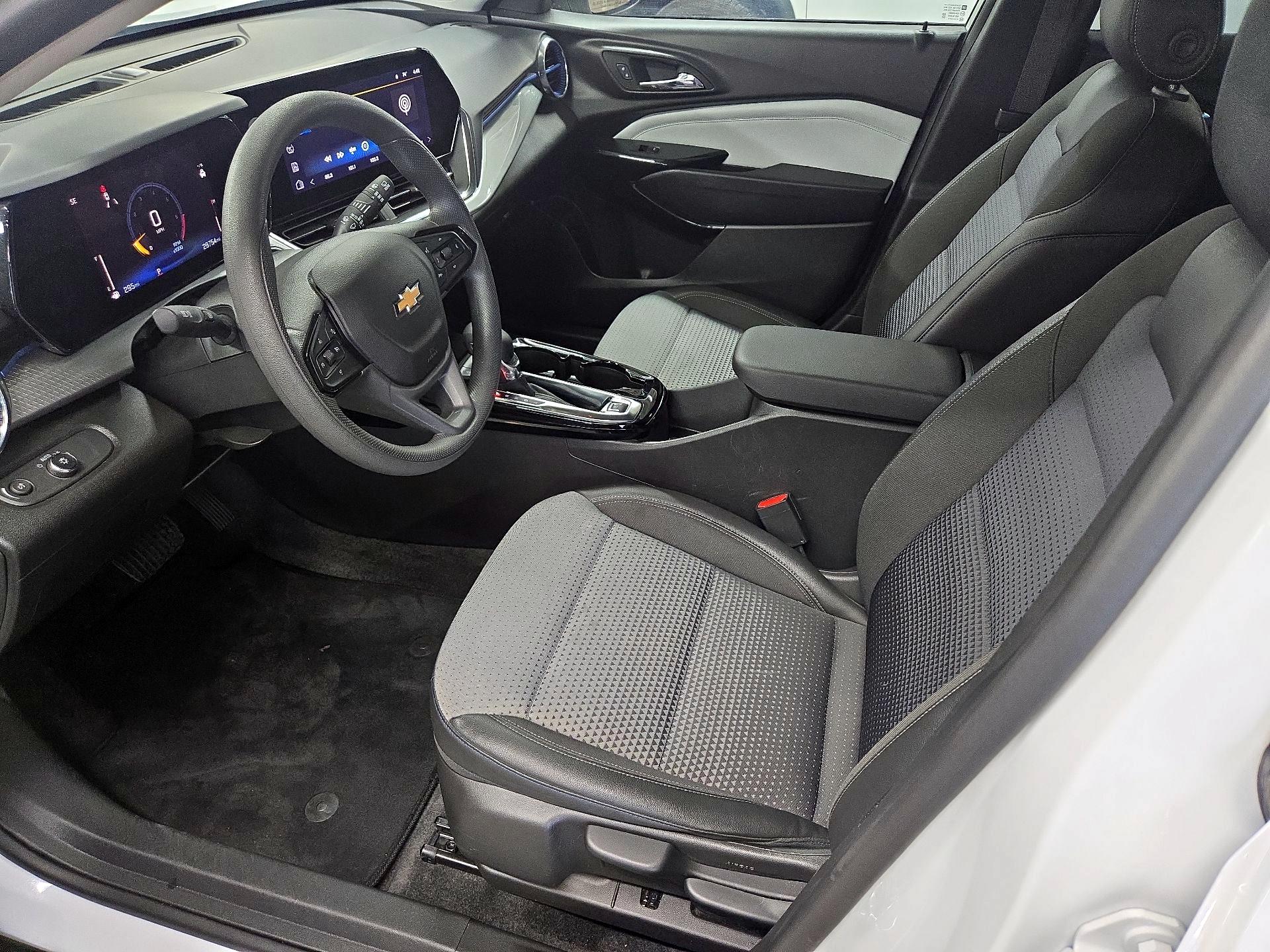 Thumbnail: 2025 Chevrolet Trax - 11