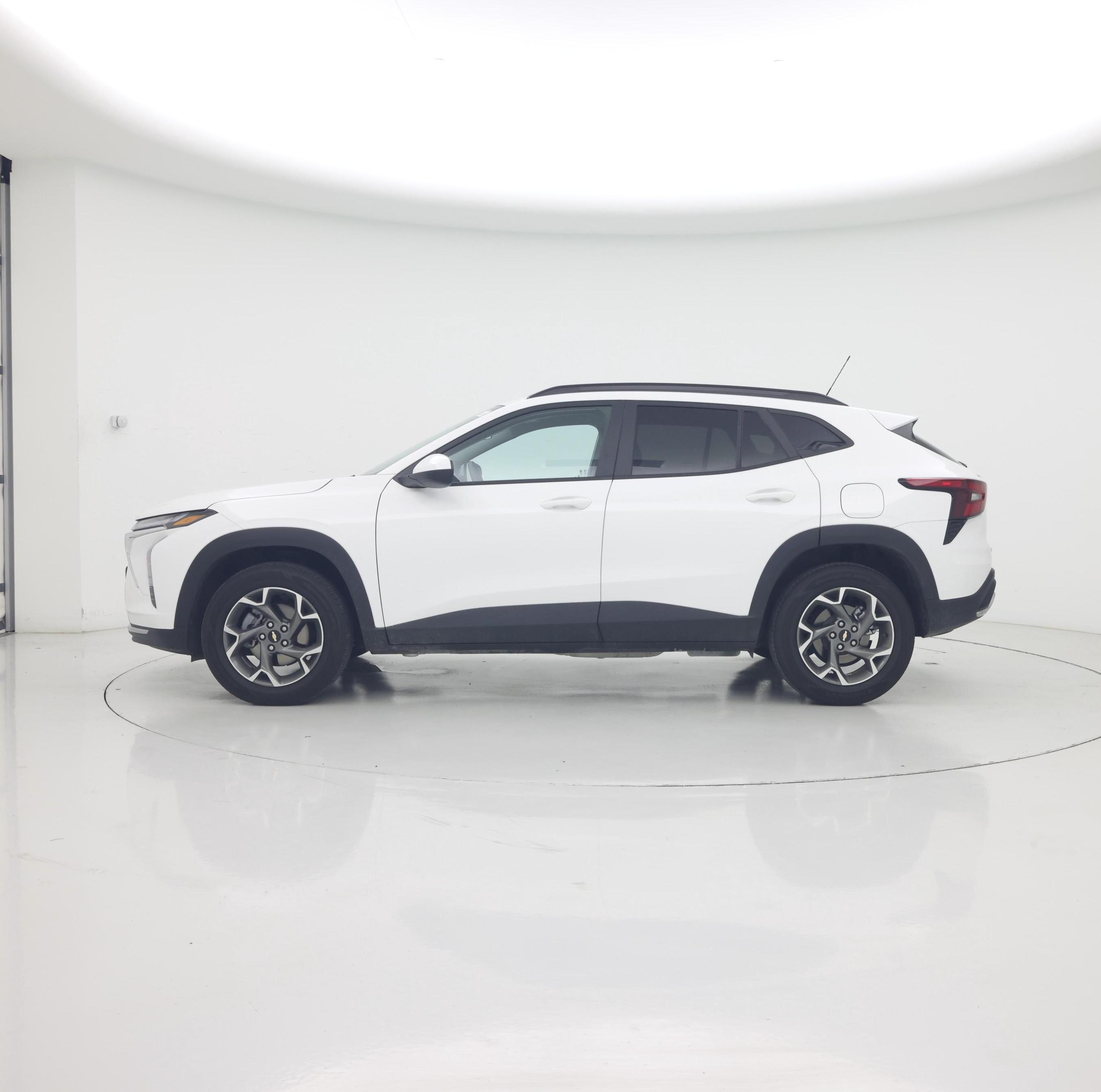 Thumbnail: 2025 Chevrolet Trax - 3