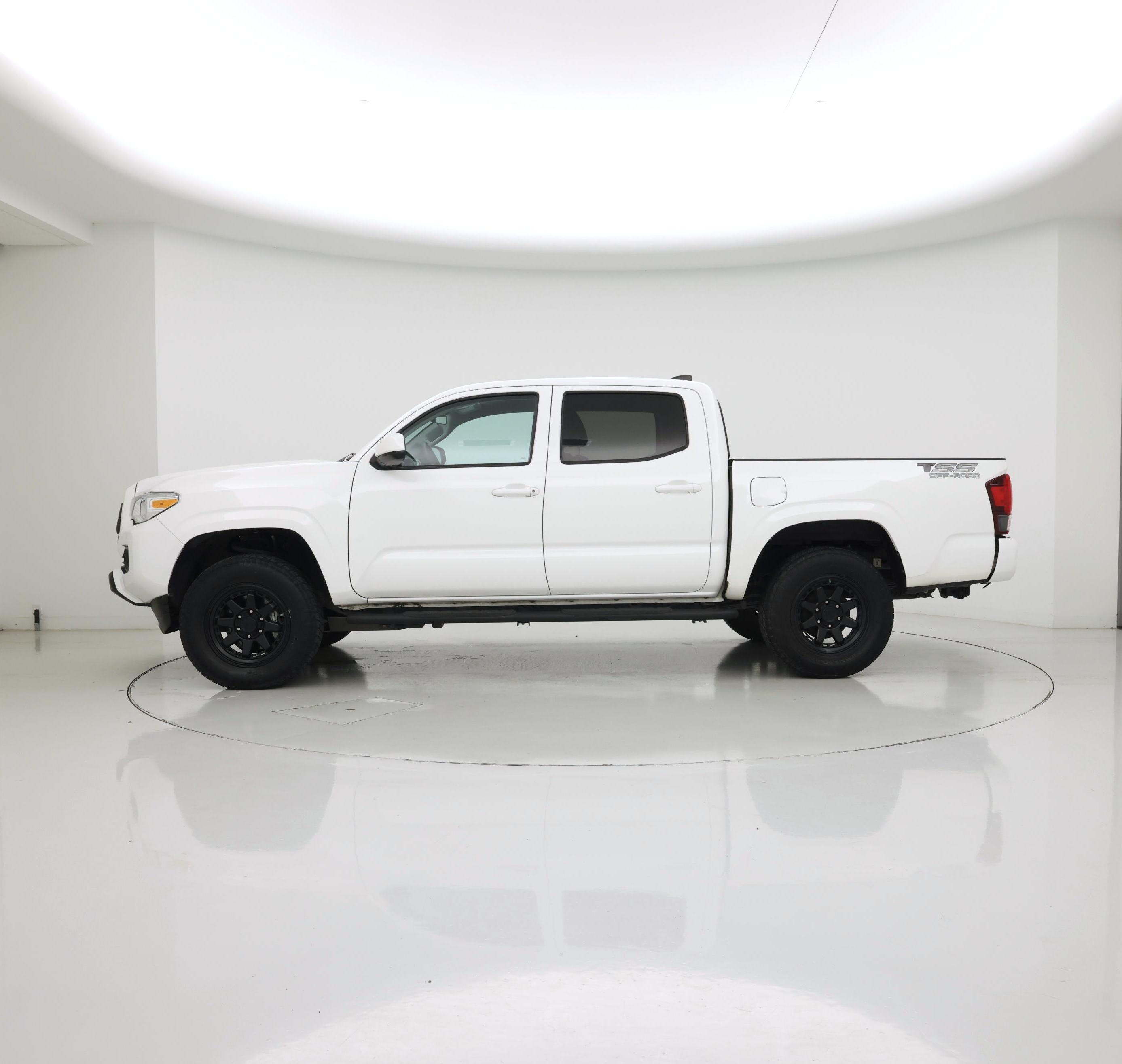Thumbnail: 2023 Toyota Tacoma - 3