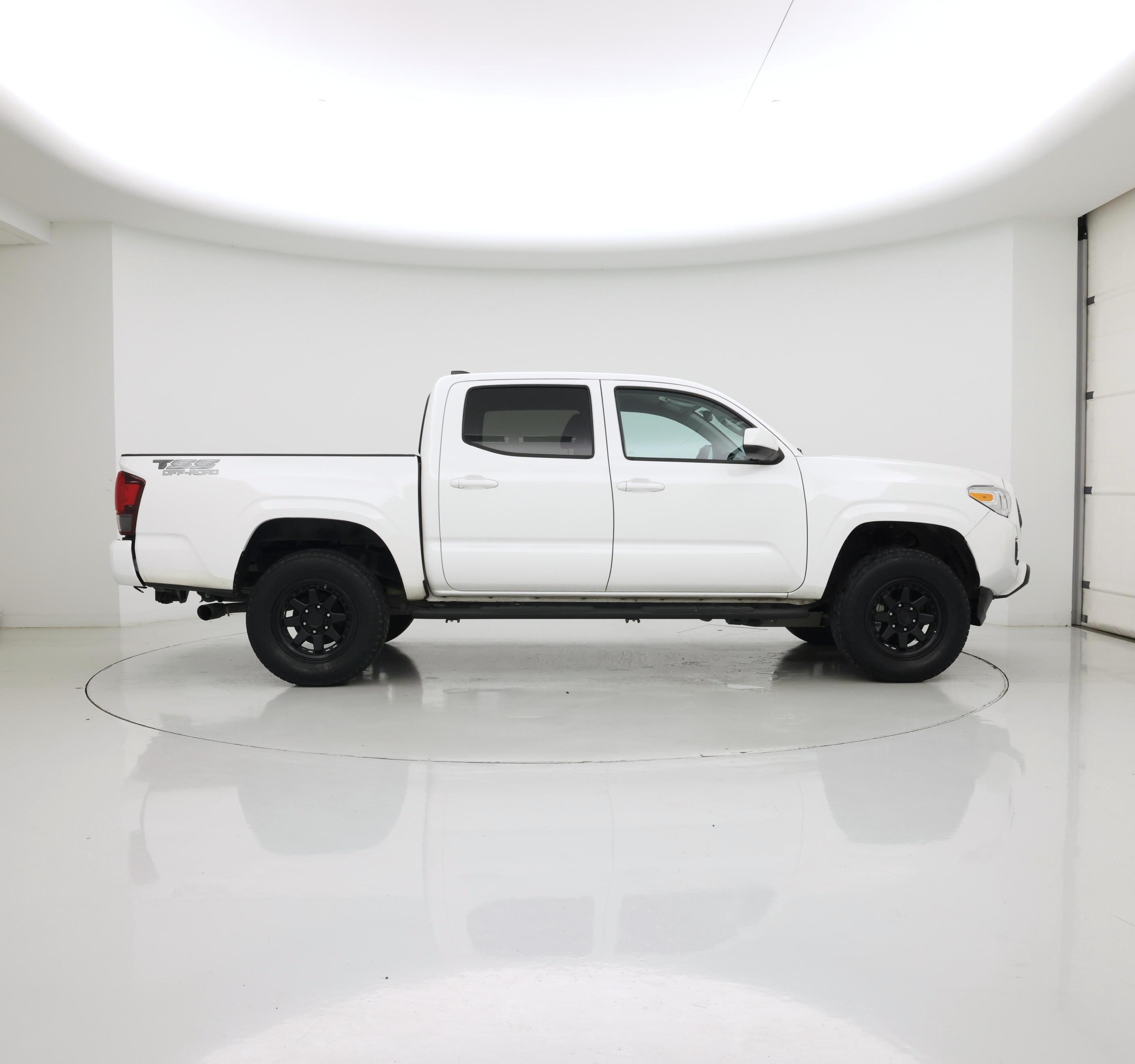 Thumbnail: 2023 Toyota Tacoma - 7
