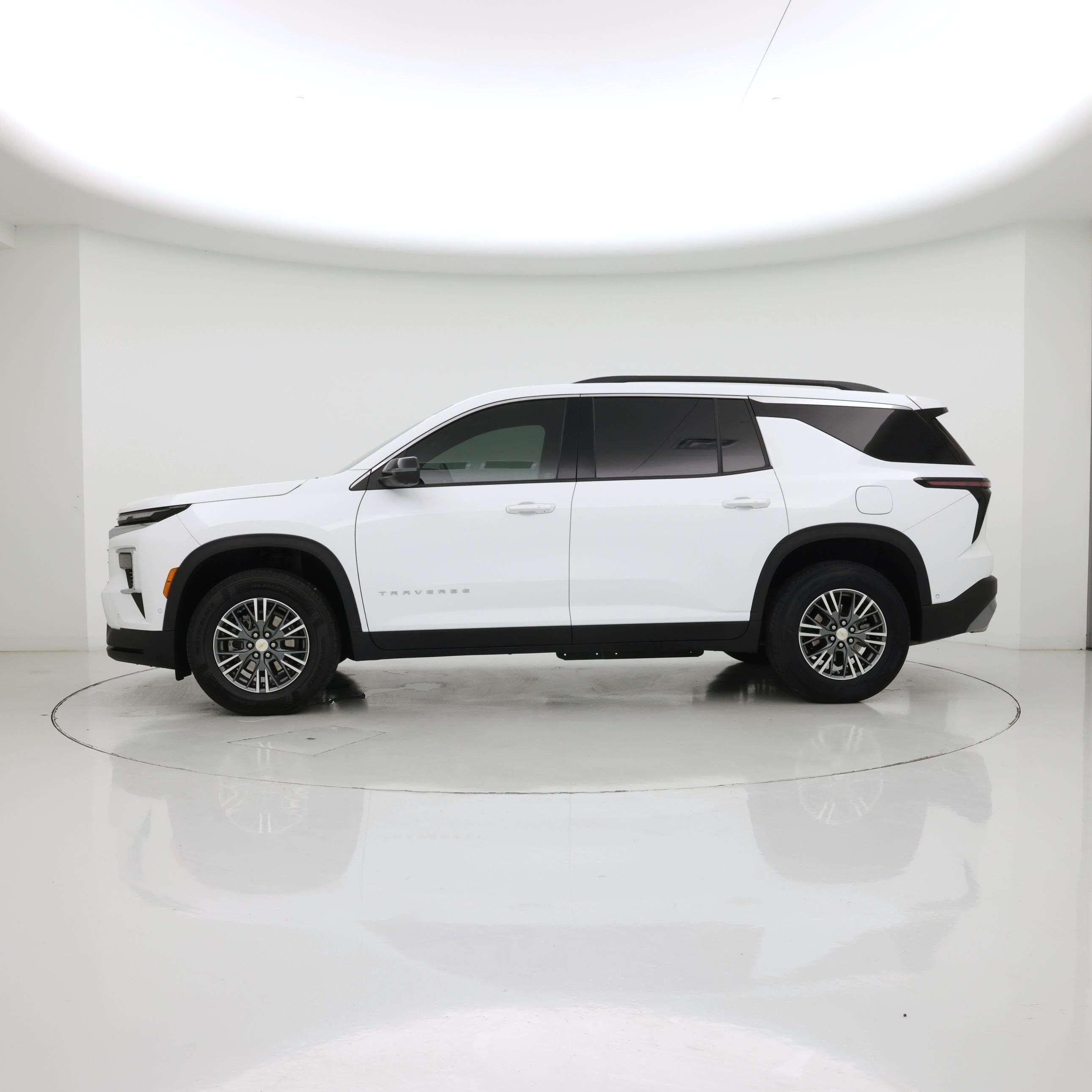 Thumbnail: 2024 Chevrolet Traverse - 3
