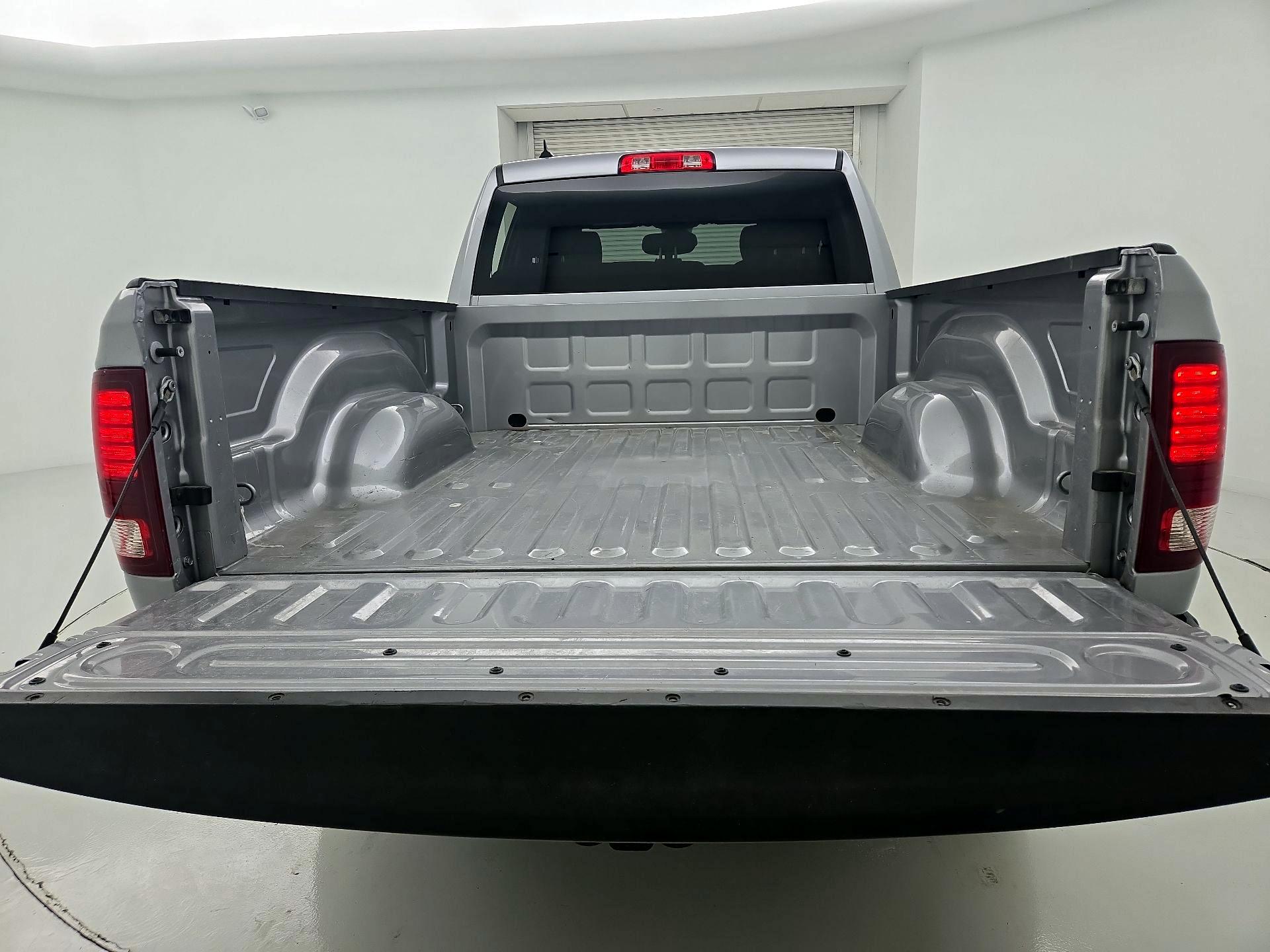 Thumbnail: 2024 RAM 1500 Classic - 20