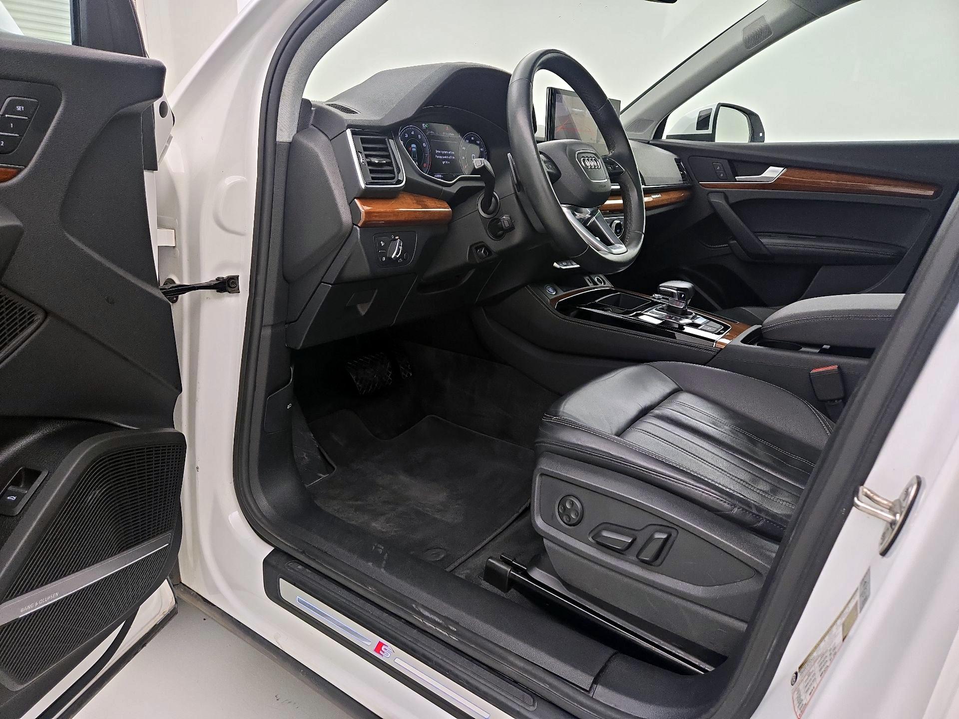 Thumbnail: 2023 Audi Q5 - 11