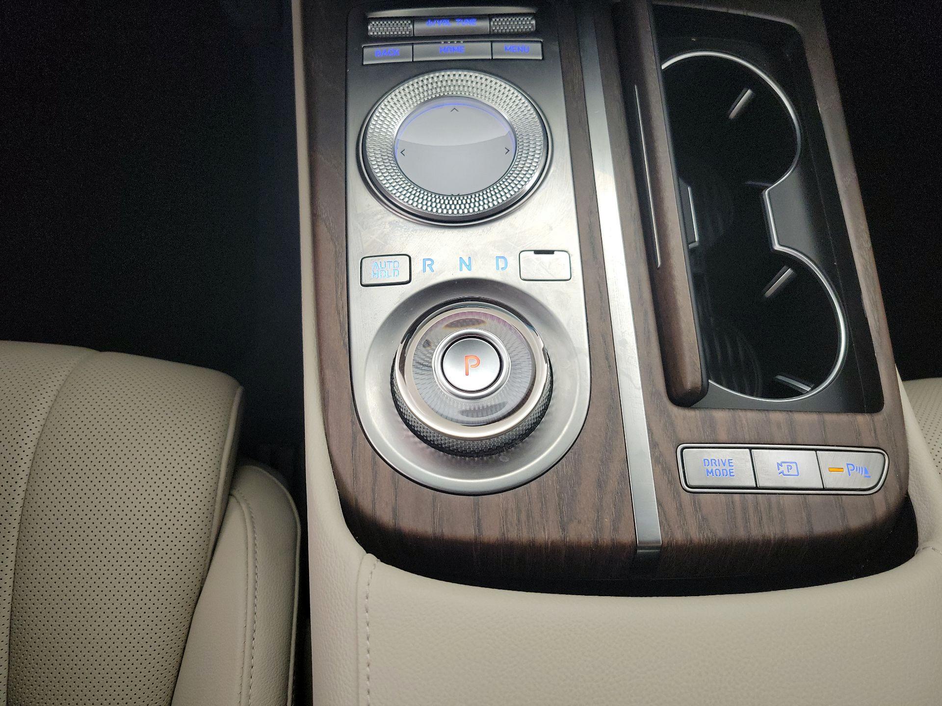 Thumbnail: 2022 Genesis G80 - 17