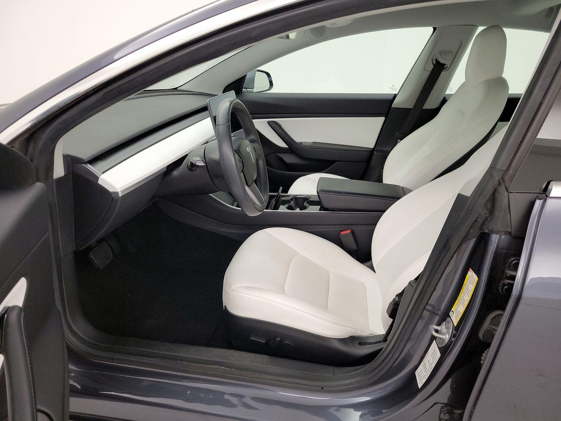 Thumbnail: 2019 Tesla Model 3 - 11