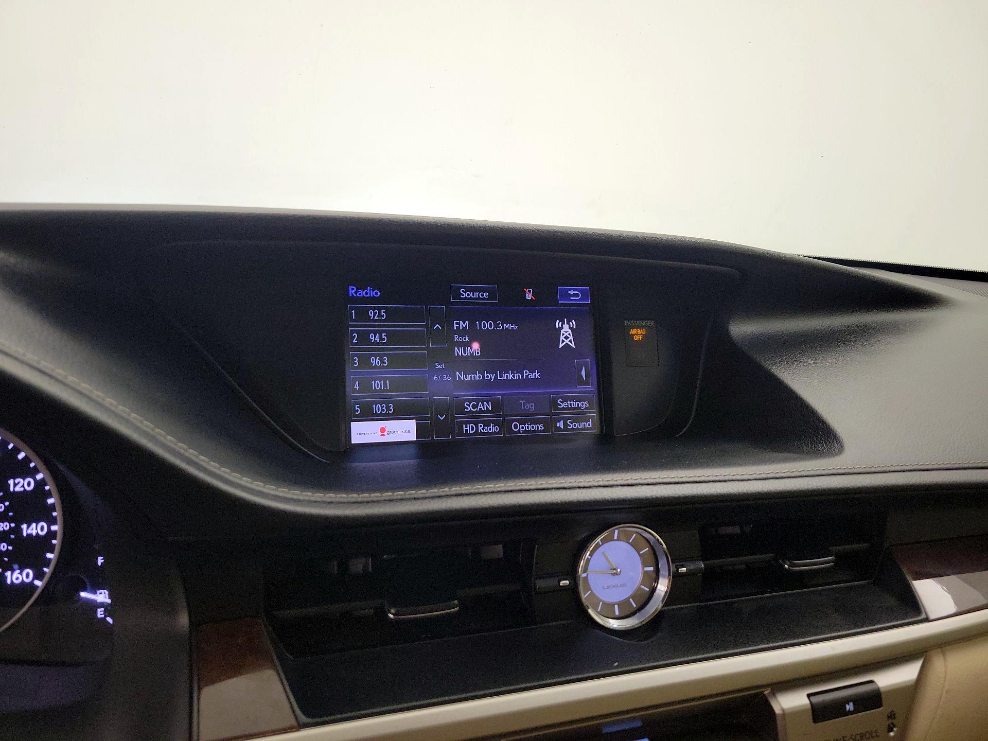 Thumbnail: 2015 Lexus ES - 16