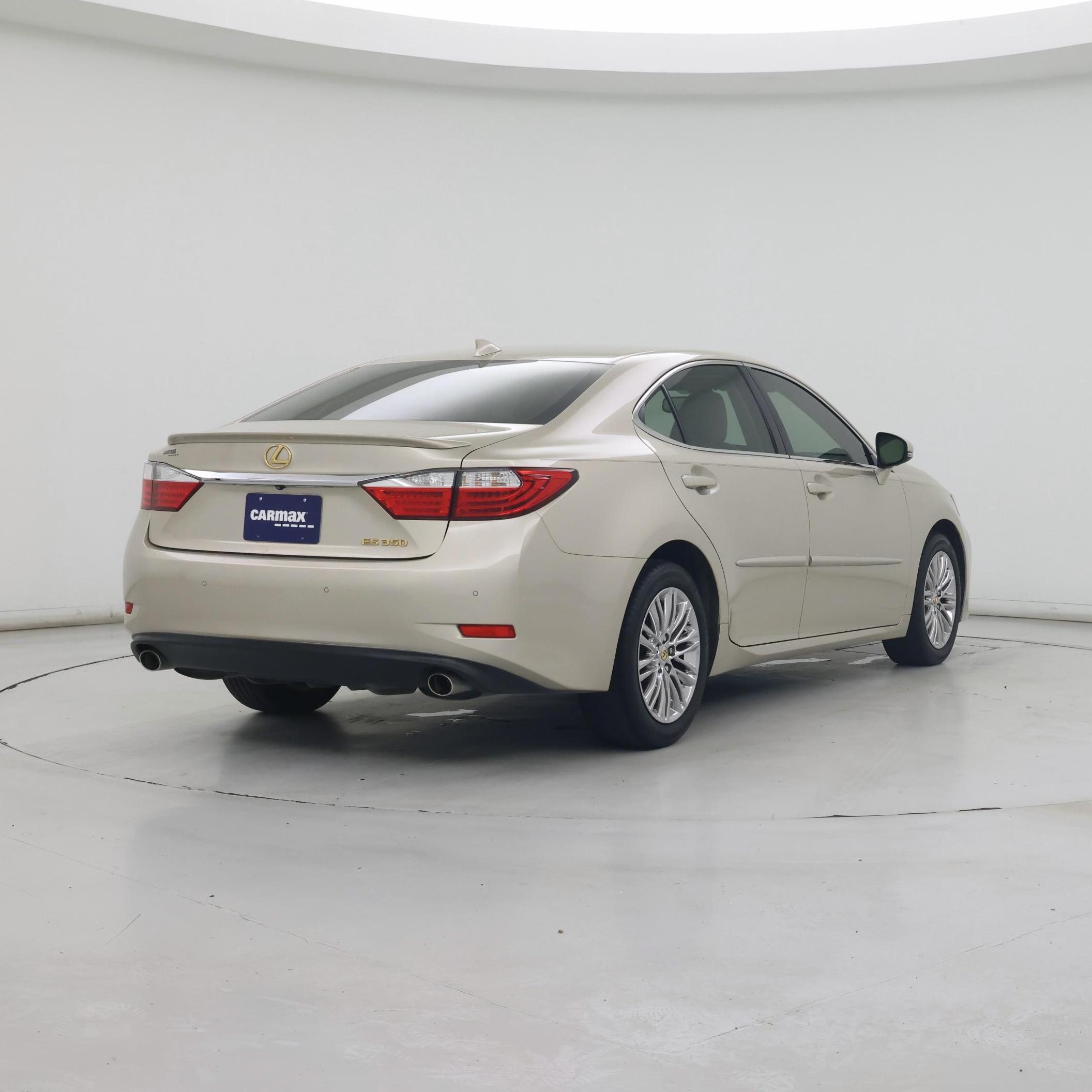 Thumbnail: 2015 Lexus ES - 8