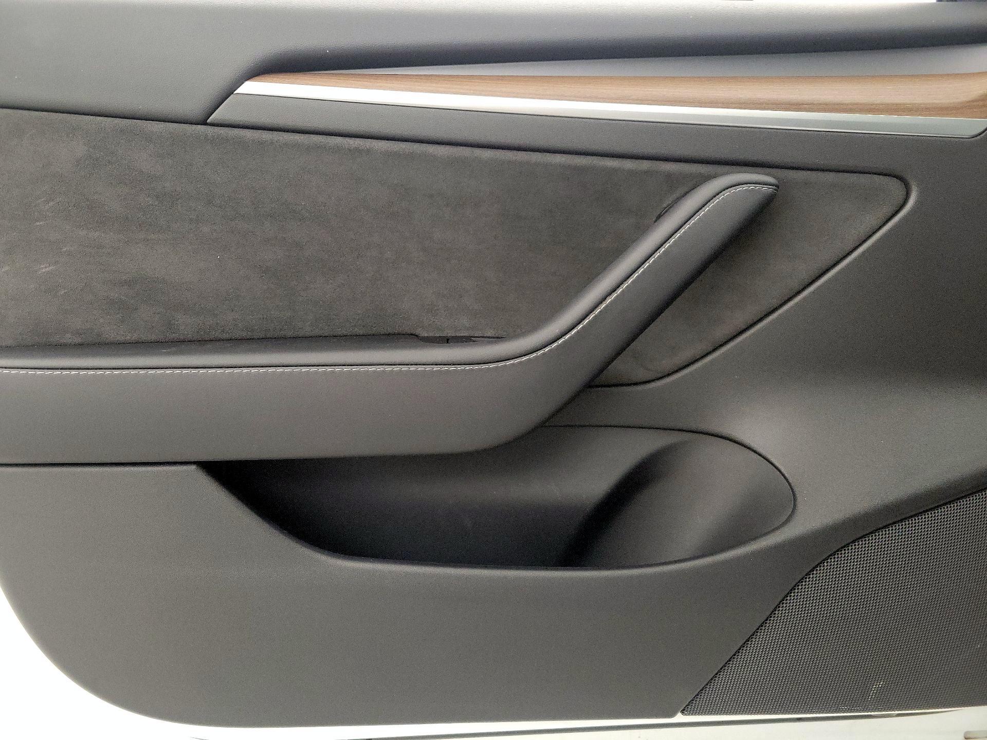 Thumbnail: 2022 Tesla Model 3 - 12