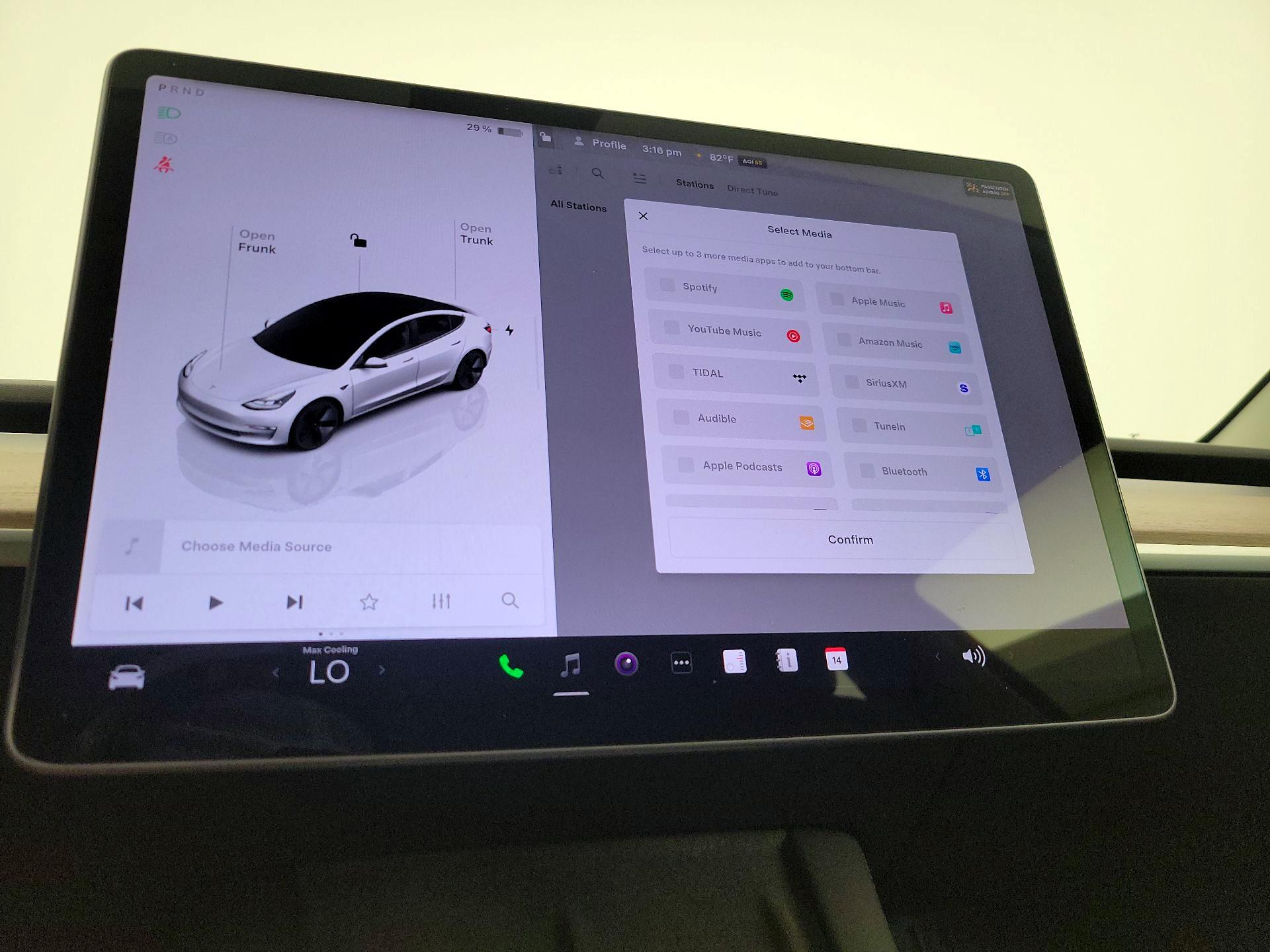 Thumbnail: 2022 Tesla Model 3 - 14