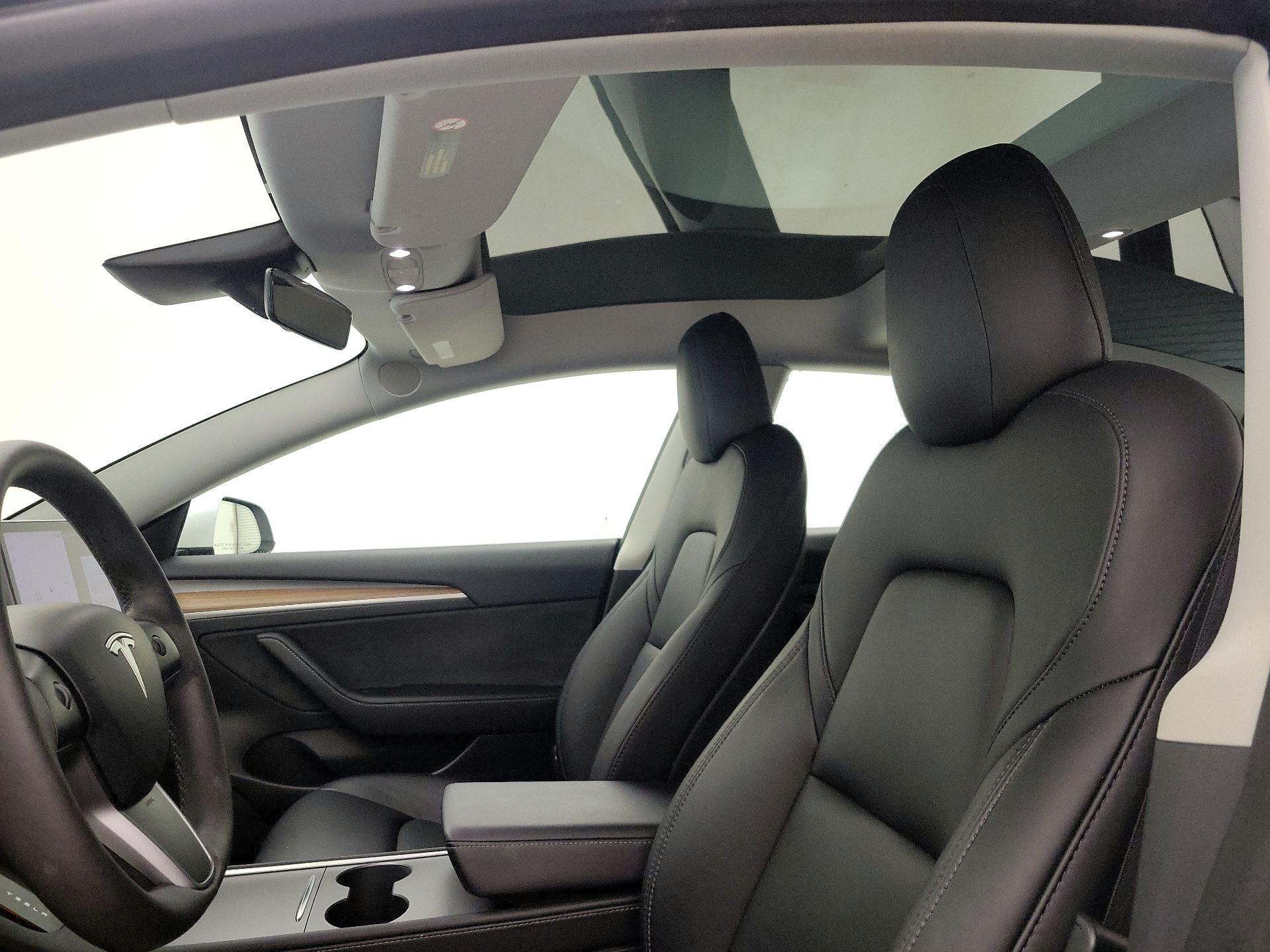 Thumbnail: 2022 Tesla Model 3 - 17