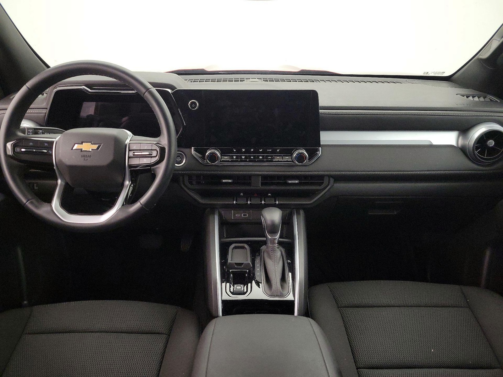 2025 Chevrolet Colorado LT - Photo 10